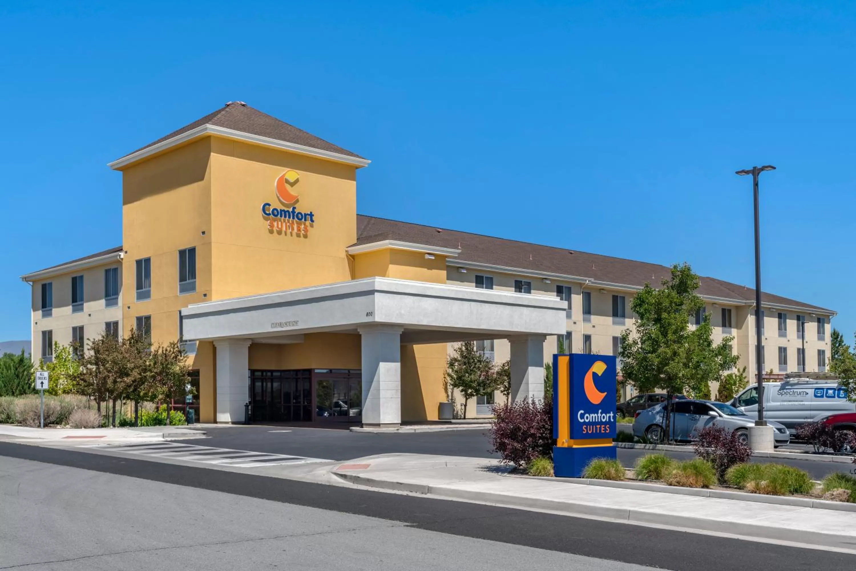 Property building in Comfort Suites Fernley