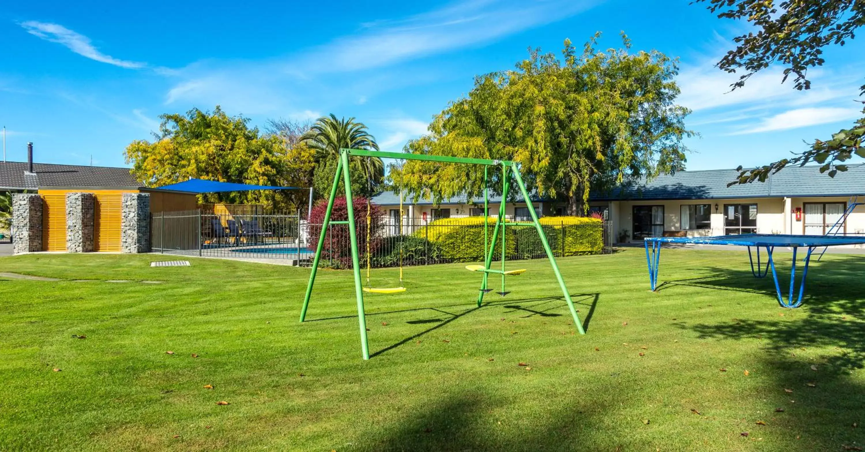 Day, Property Building in Cherylea Motel