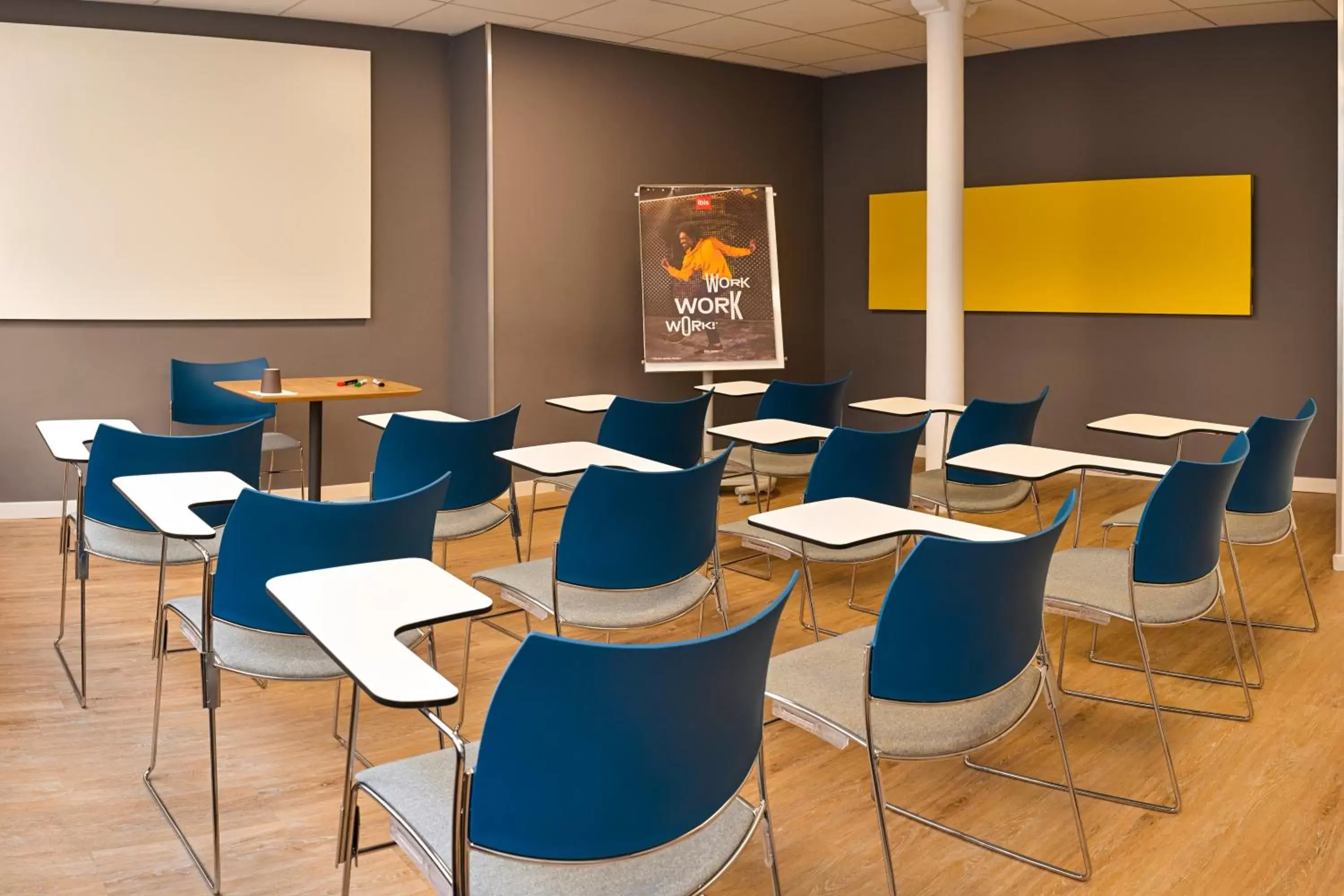 Meeting/conference room, Restaurant/Places to Eat in ibis Paris Gare De L Est 10ème
