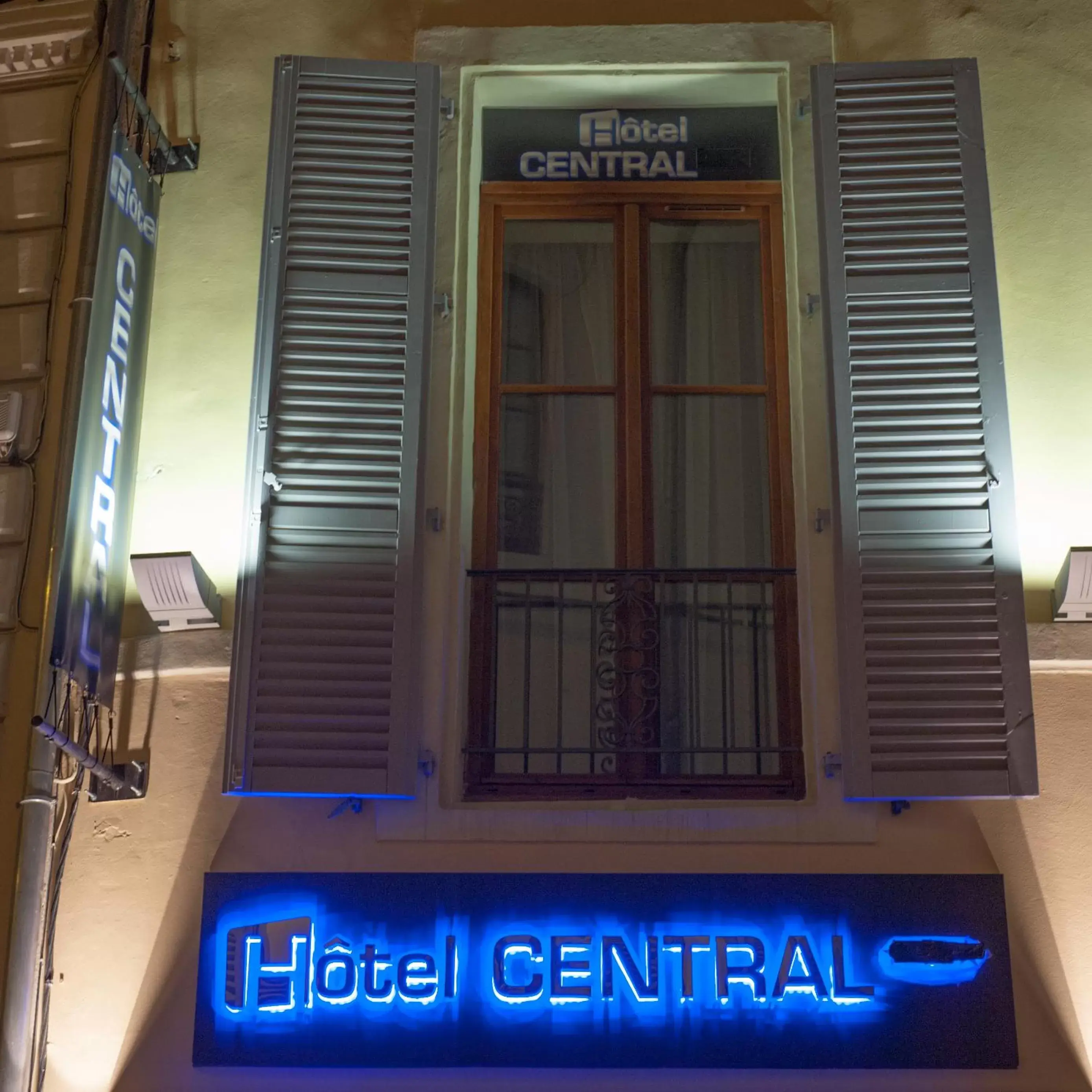 Facade/entrance, Property Logo/Sign in Central Hotel