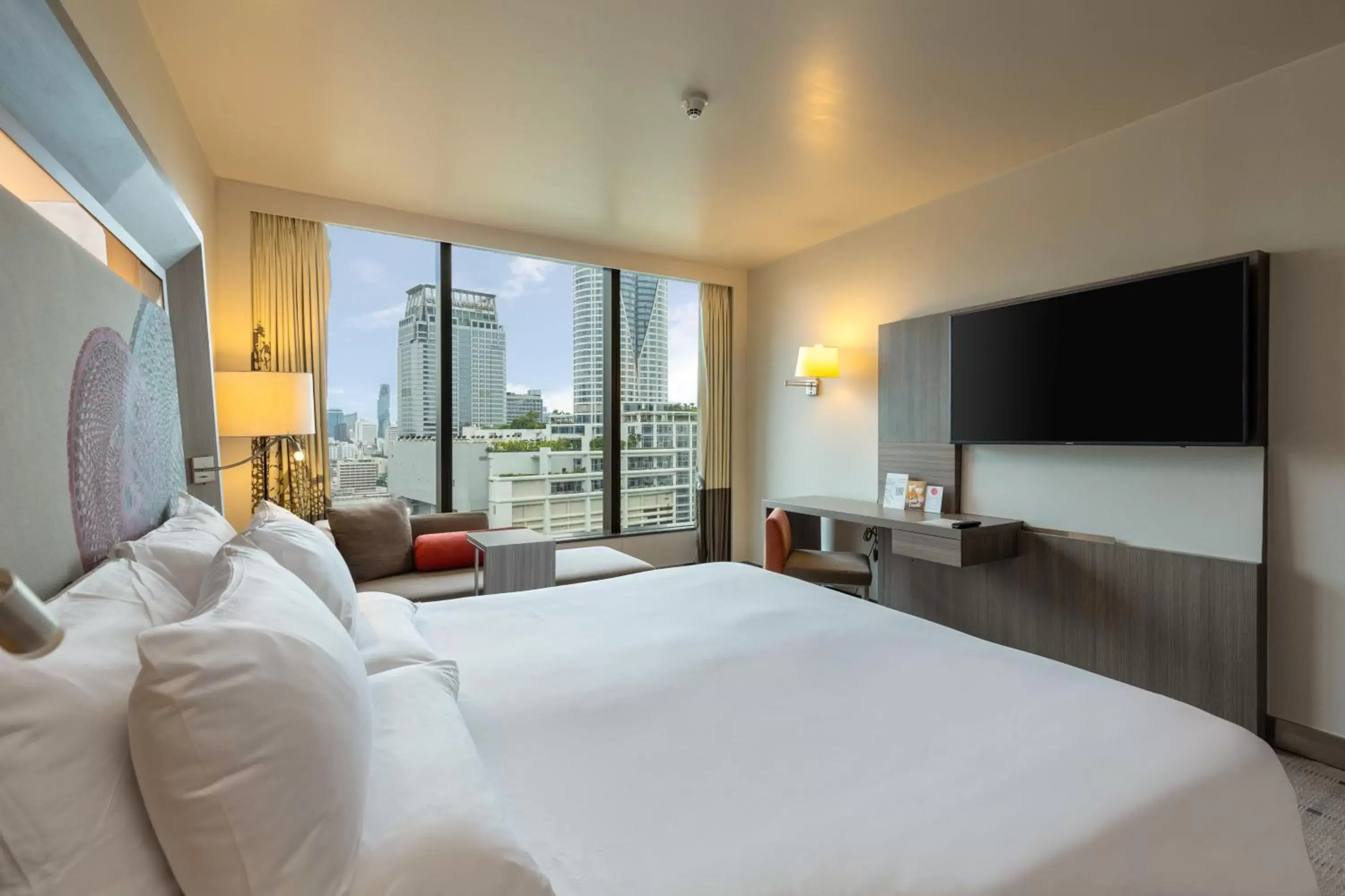 Bedroom, Bed in Novotel Bangkok Platinum Pratunam