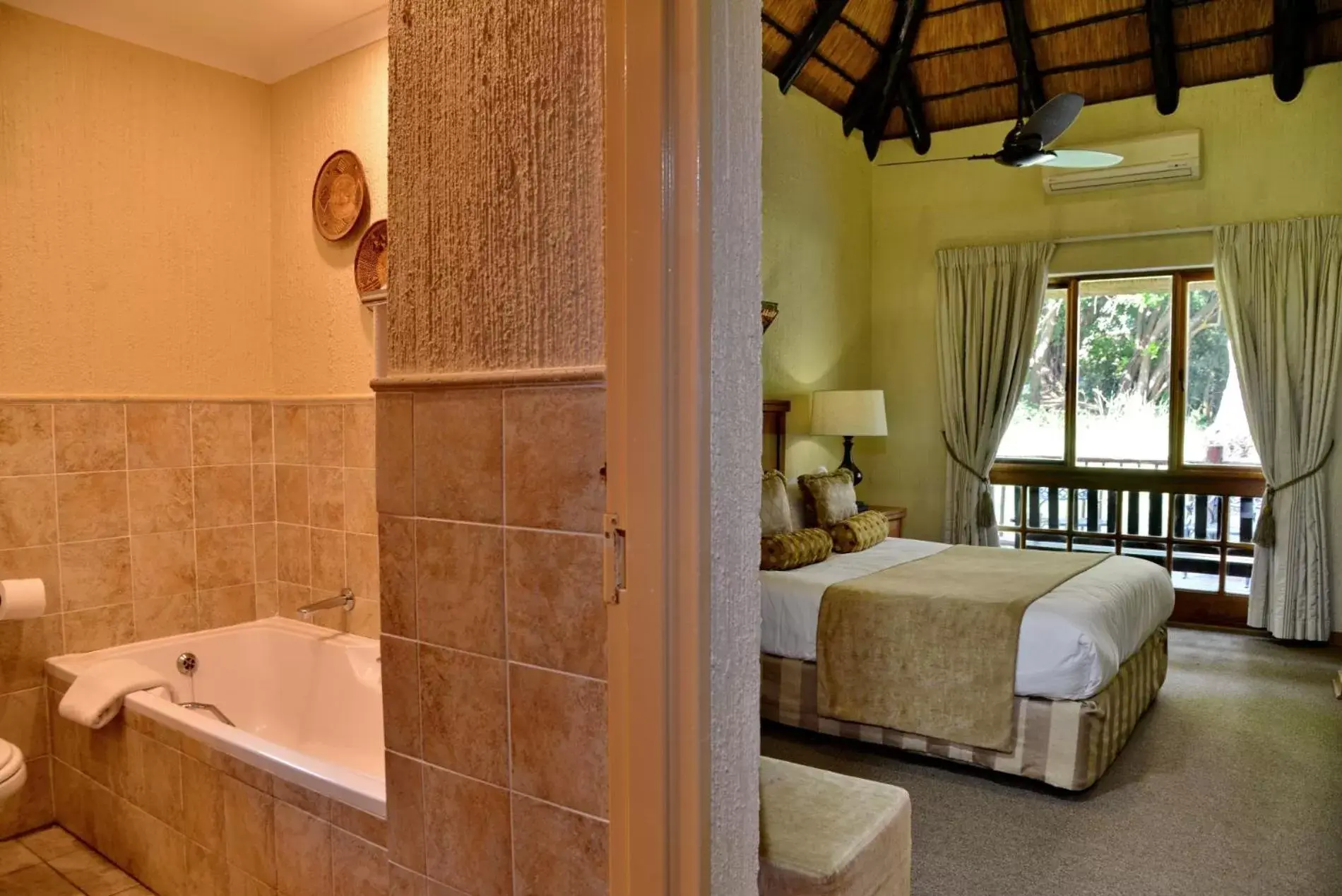Bathroom in Cambalala - Luxury Units - in Kruger Park Lodge - Serviced Daily, Free Wi-Fi
