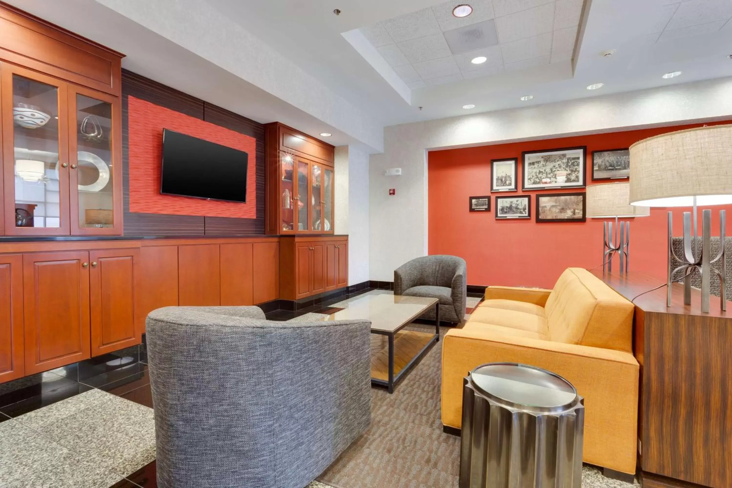 Lobby or reception, Seating Area in Drury Inn & Suites St. Louis/O'Fallon, IL