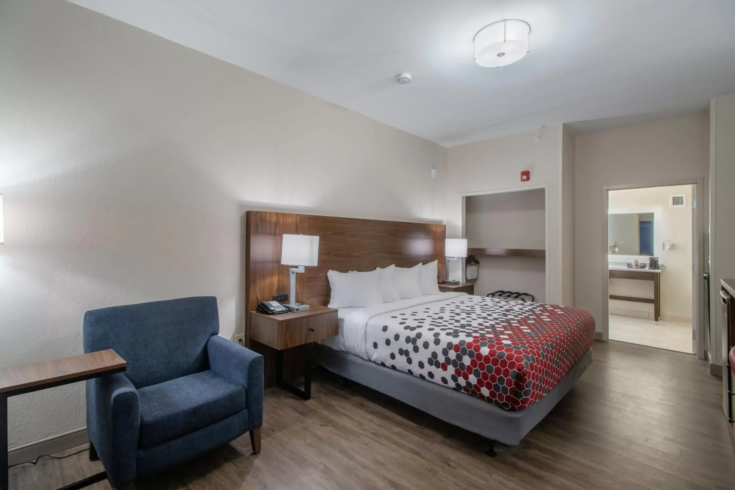 Bed in Econo Lodge Inn & Suites Foley-North Gulf Shores
