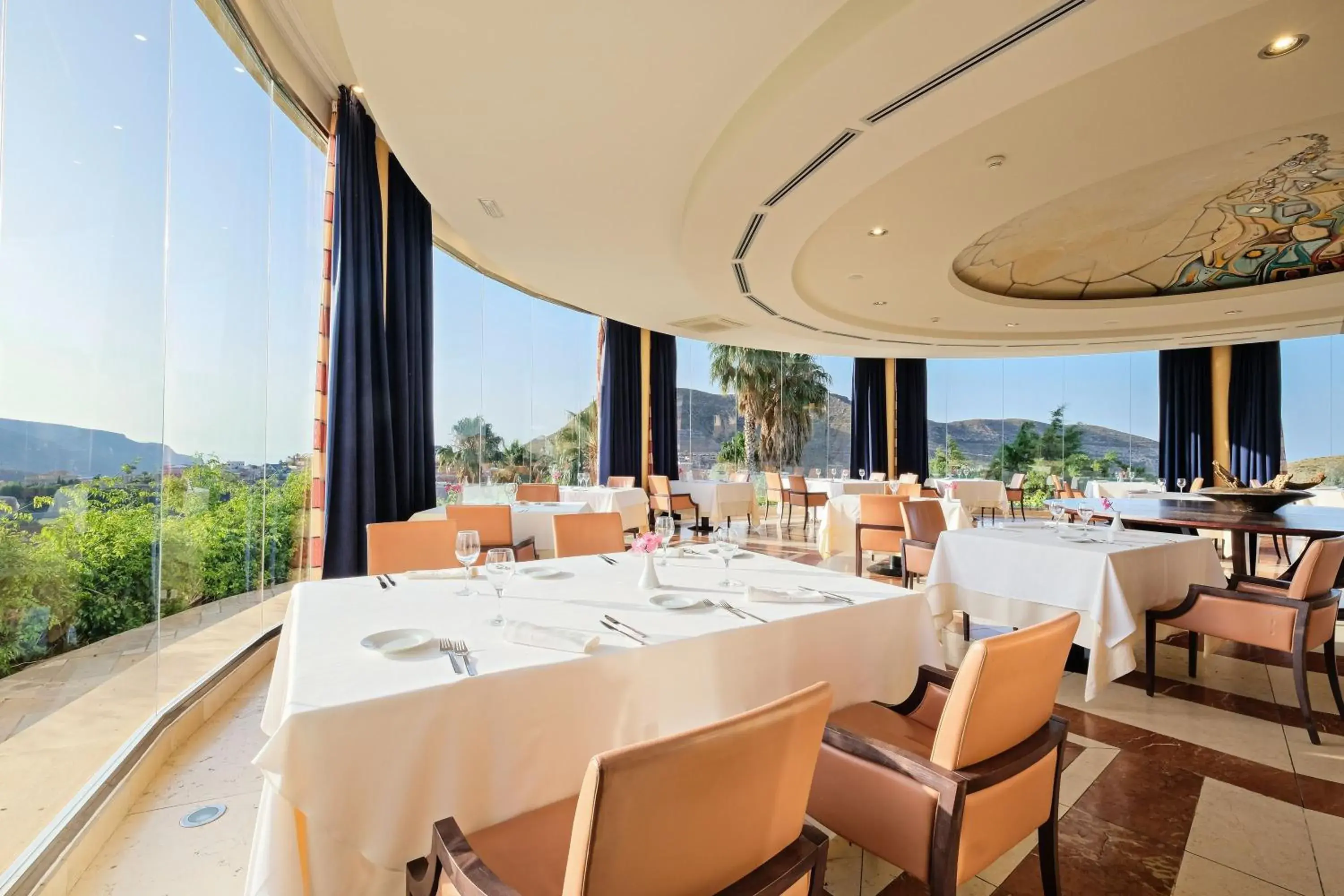 Restaurant/Places to Eat in Envia Almería Apartments Spa & Golf