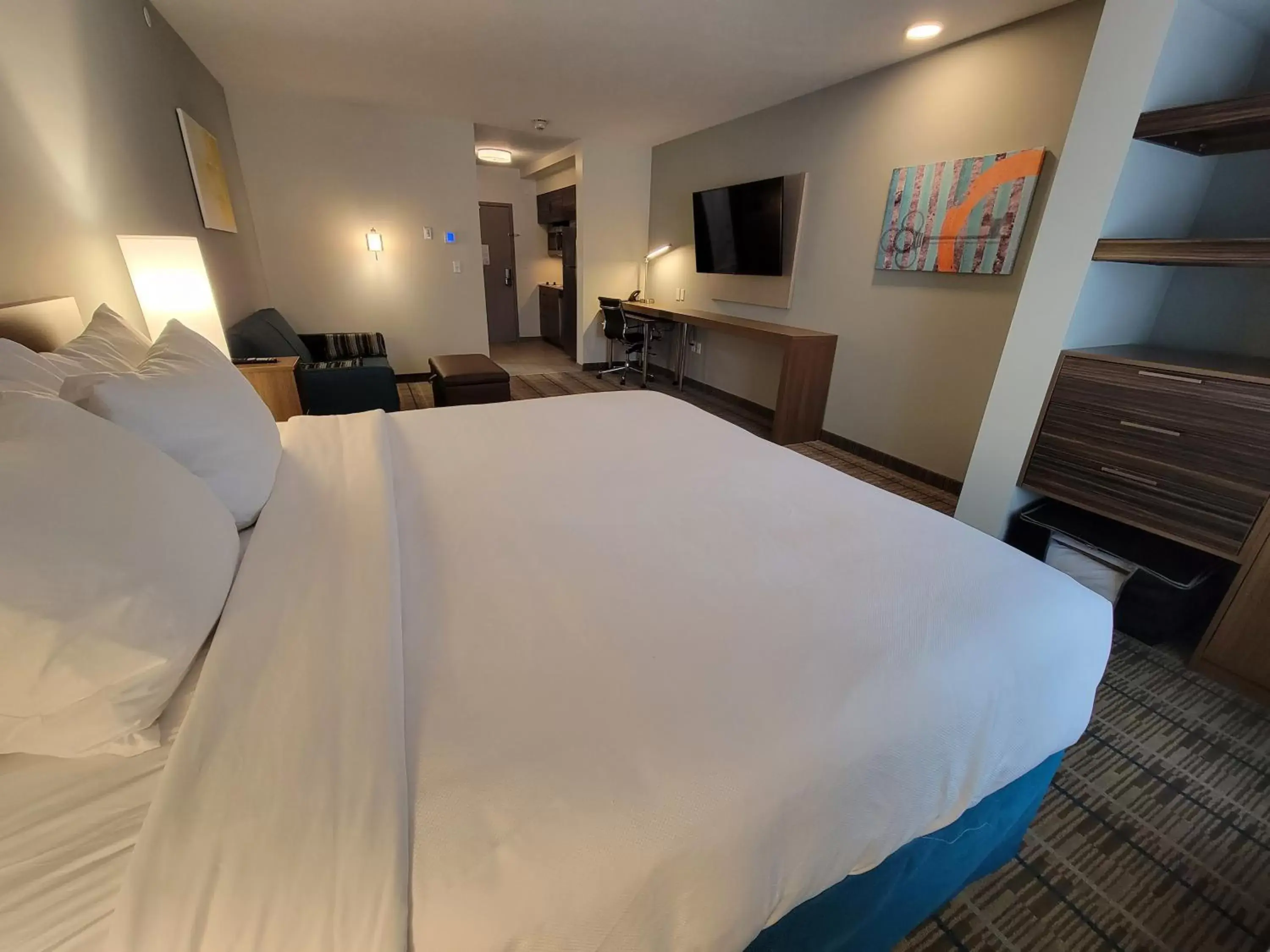 Bed in MainStay Suites