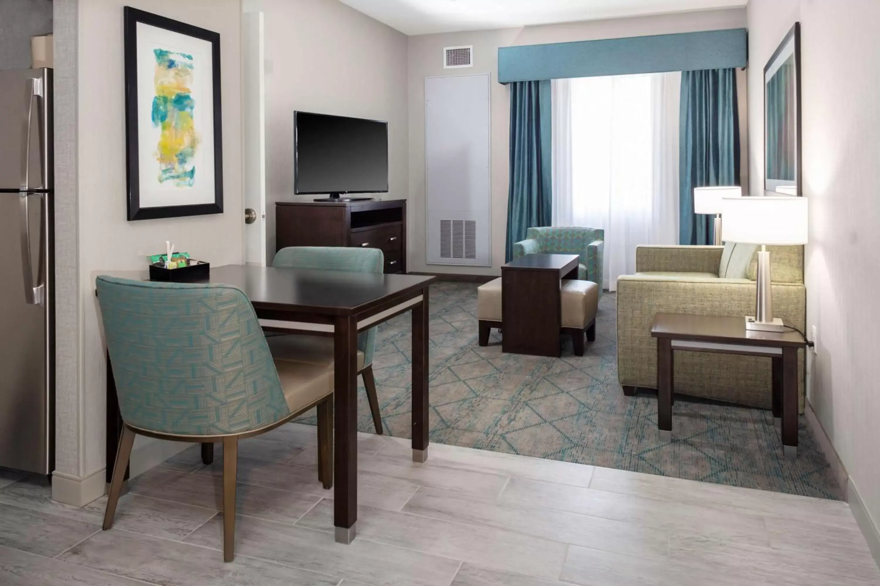 Bedroom, Seating Area in Homewood Suites by Hilton Phoenix Airport South