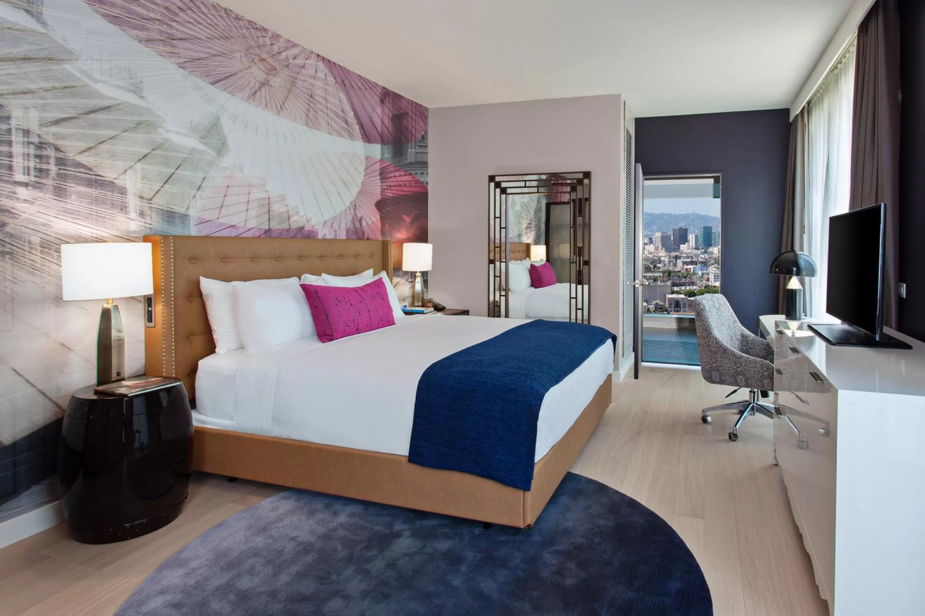 Photo of the whole room, Bed in Hotel Indigo Los Angeles Downtown by IHG
