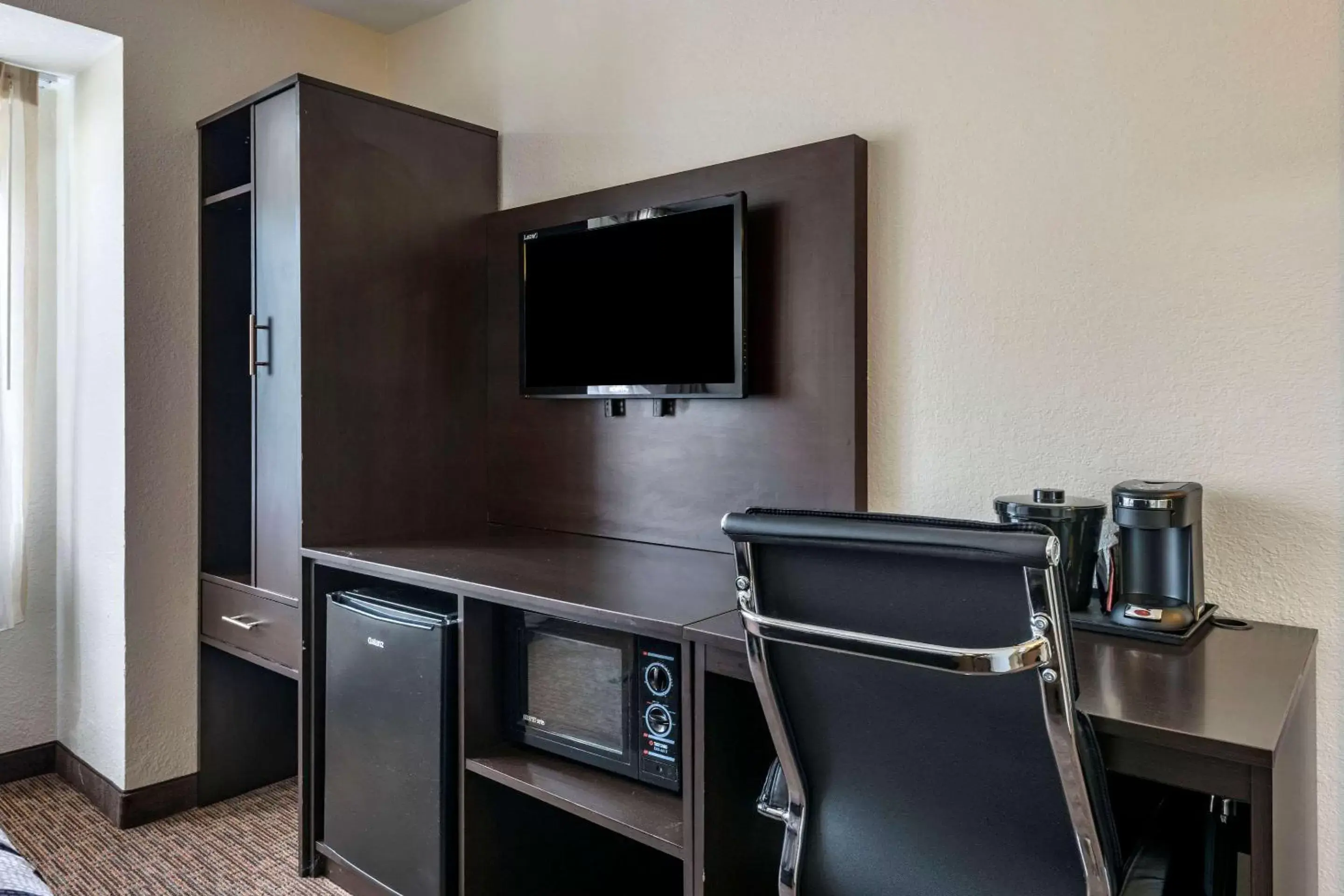 Bedroom in Sleep Inn Jacksonville Airport Bedroom in Sleep Inn Jacksonville Airport