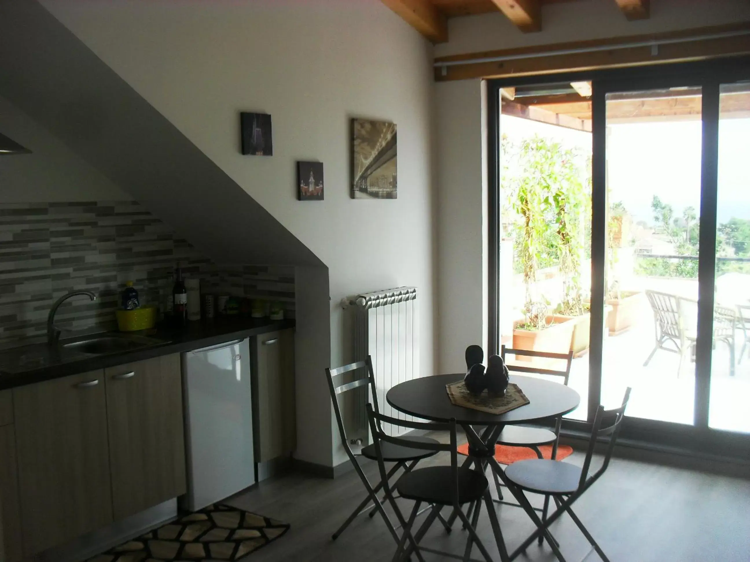 Kitchen or kitchenette, Dining Area in B&B Villa Lidia