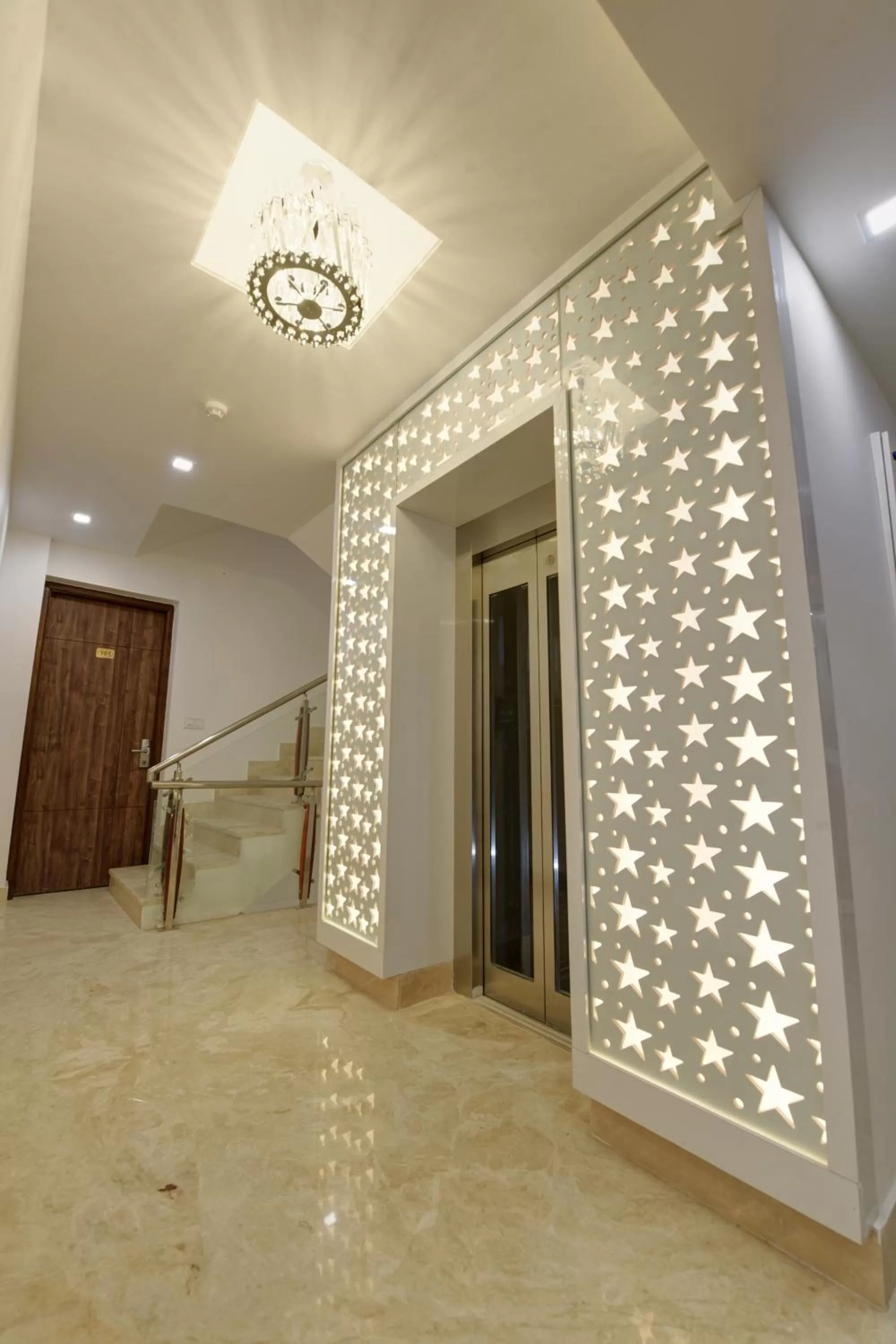 Facade/entrance in GOLDEN TREE