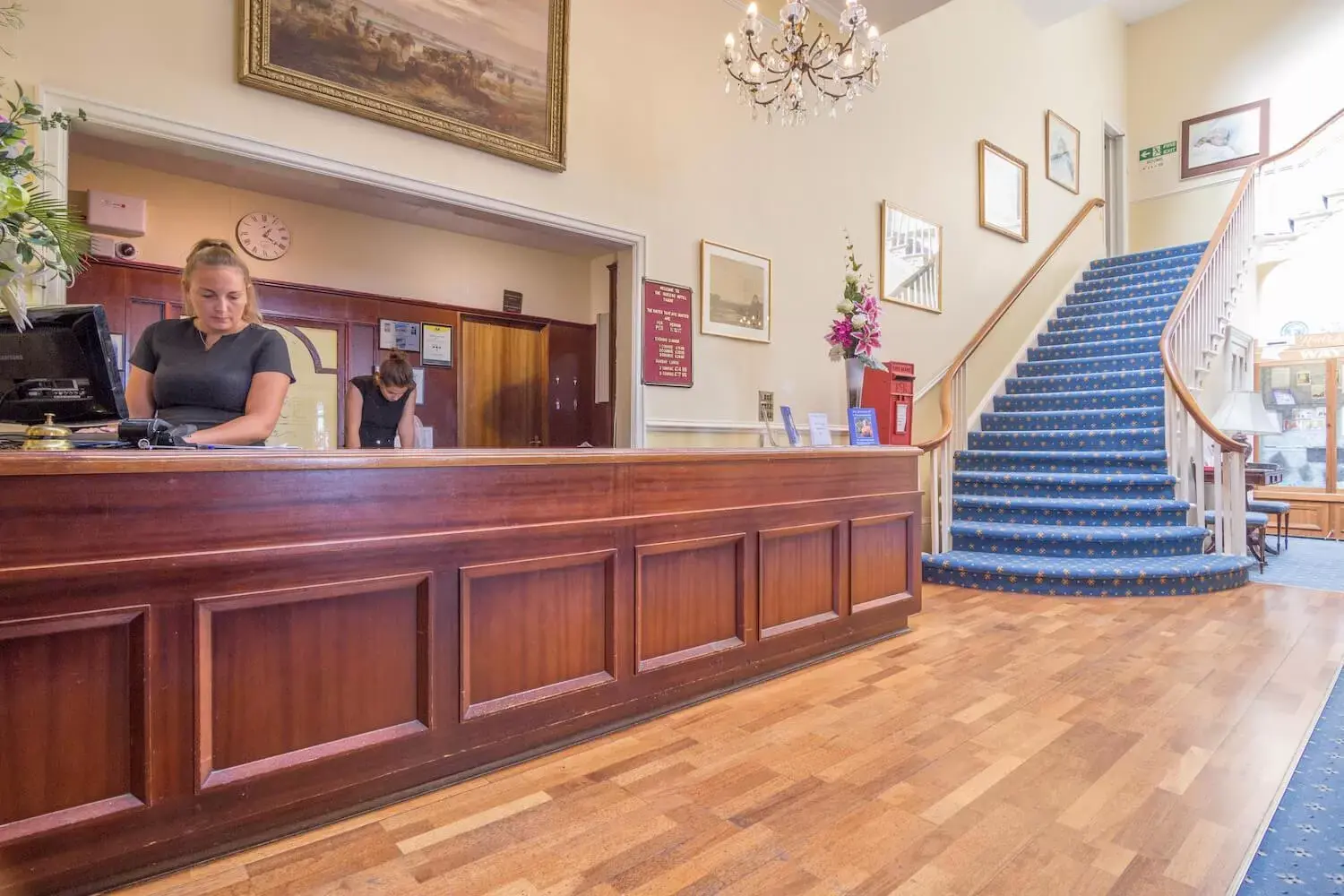 Lobby or reception, Lobby/Reception in The Queens Hotel