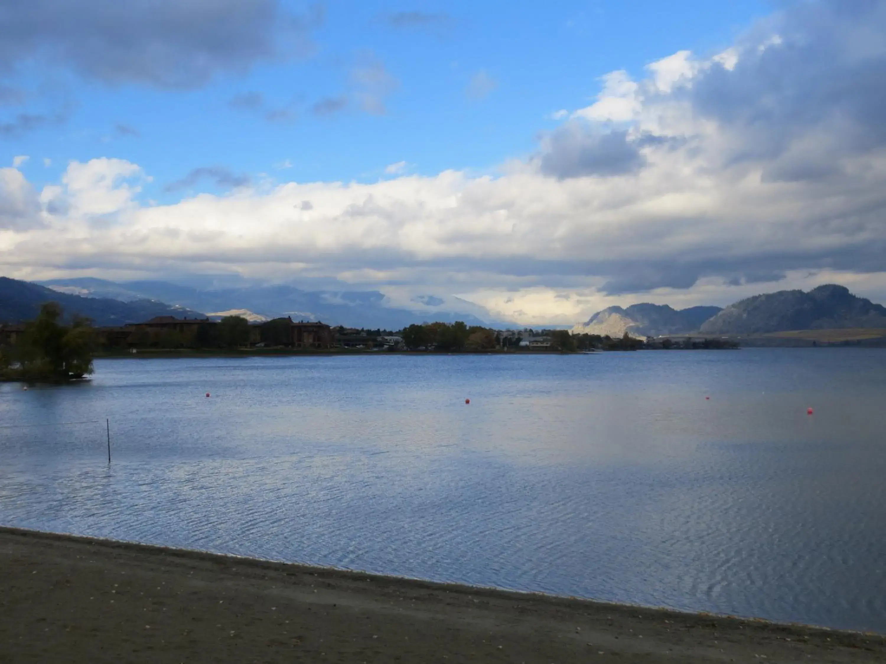 Area and facilities in Coast Osoyoos Beach Hotel