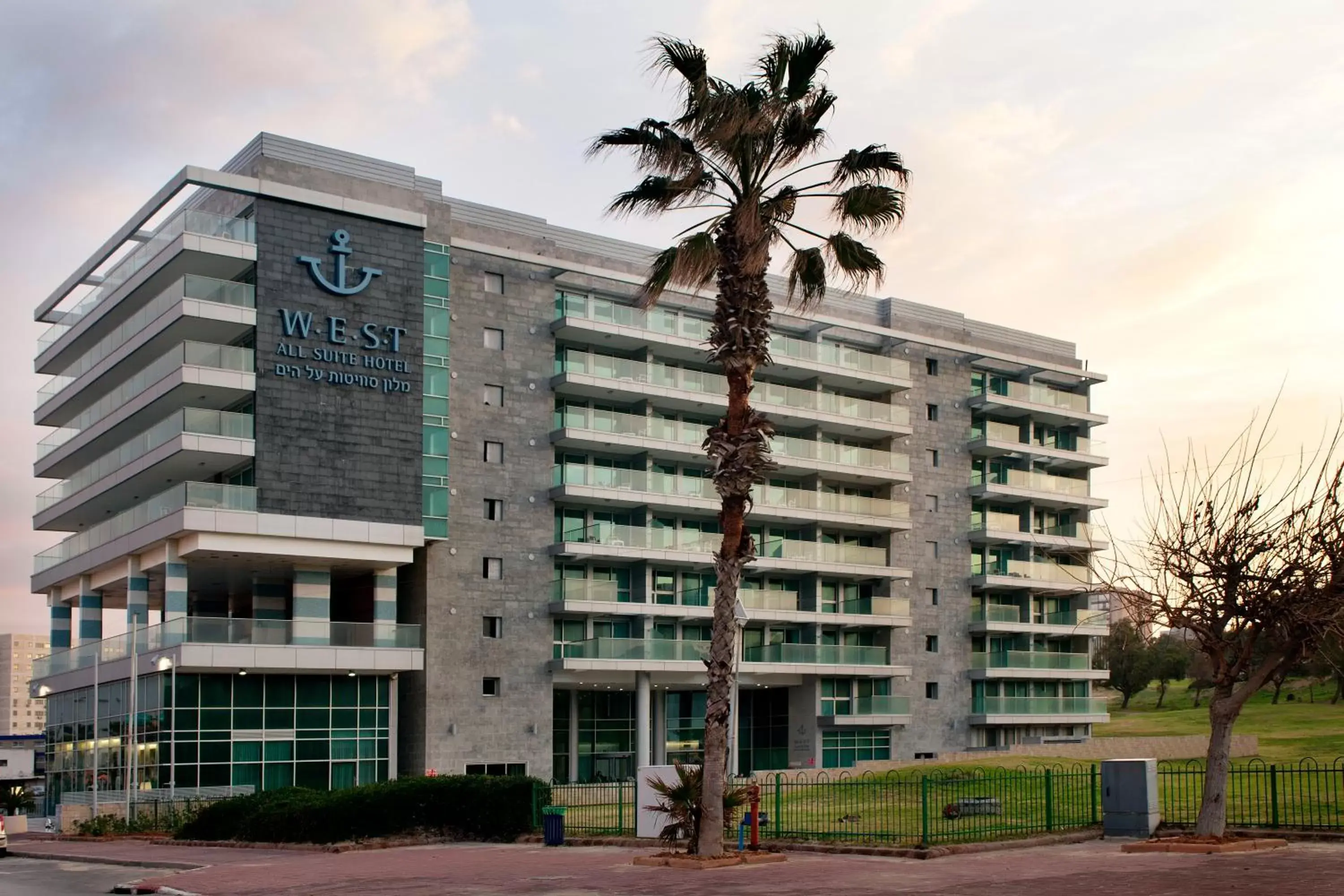 Facade/entrance, Property Building in West All Suites Hotel Ashdod