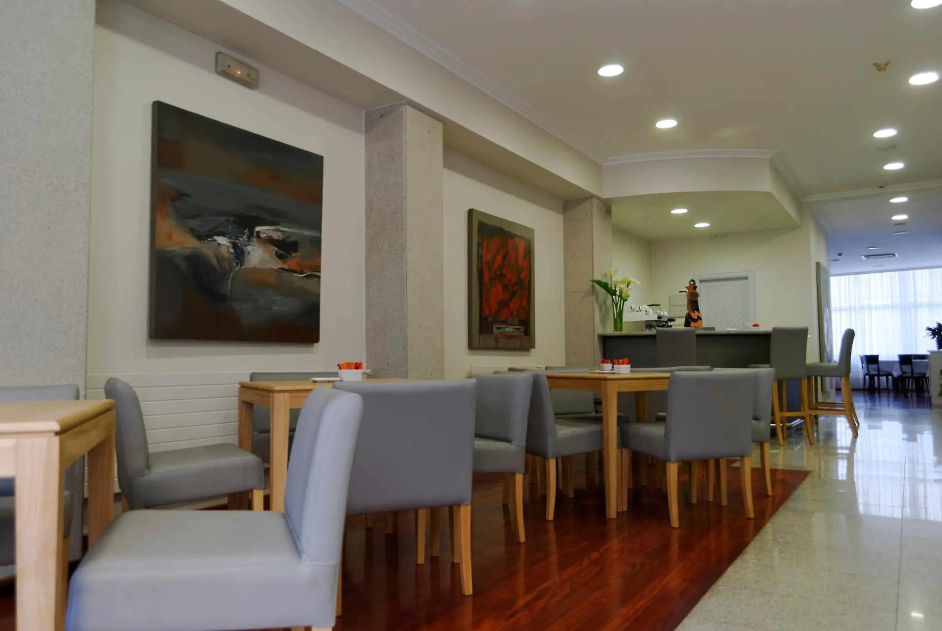 Lounge or bar, Restaurant/Places to Eat in Hotel Vigo Plaza