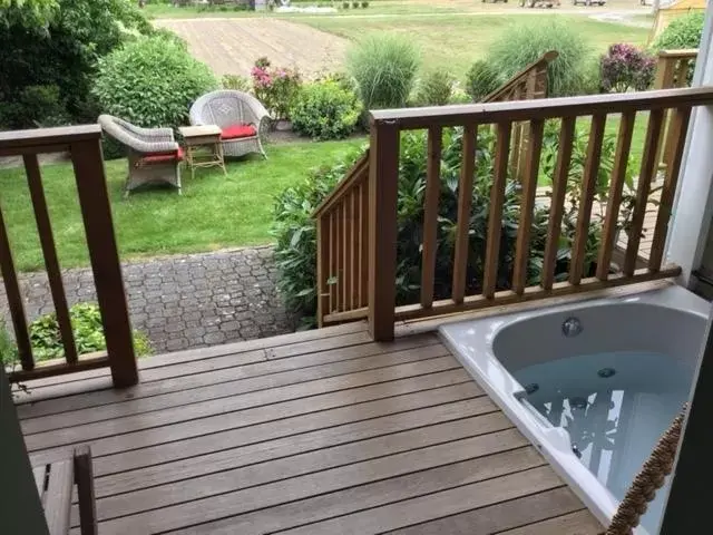 Balcony/Terrace in Wild Iris Inn