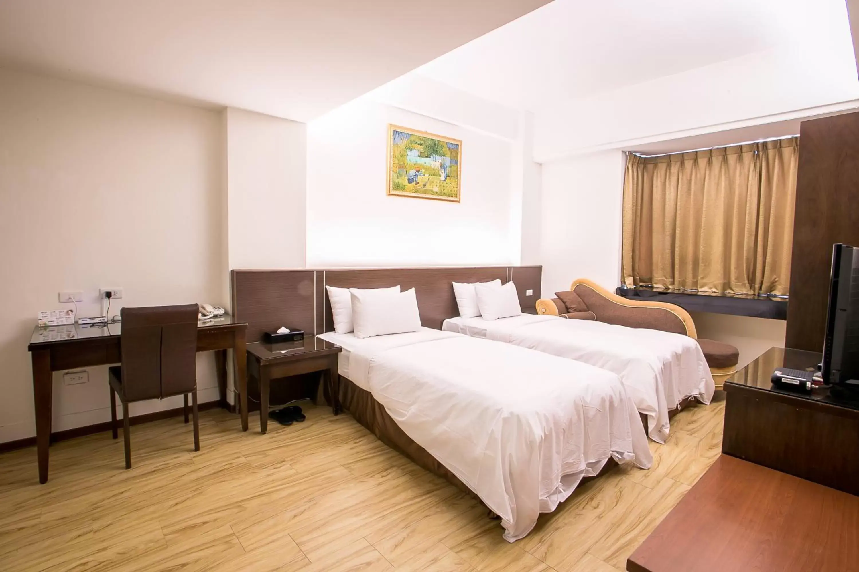 Photo of the whole room, Bed in Huang Shin Business Hotel-Chung Kang Photo of the whole room, Bed in Huang Shin Business Hotel-Chung Kang