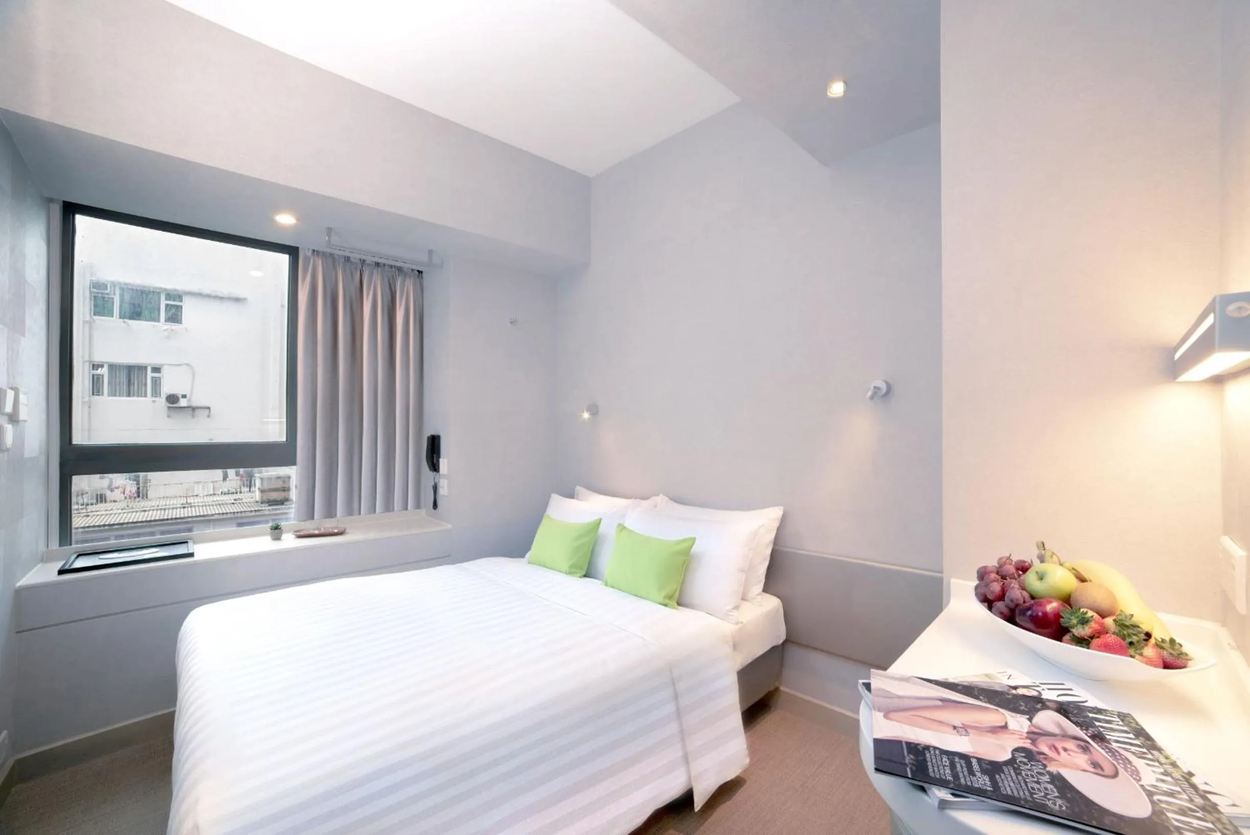 Photo of the whole room, Bed in Hotel Ease Mong Kok