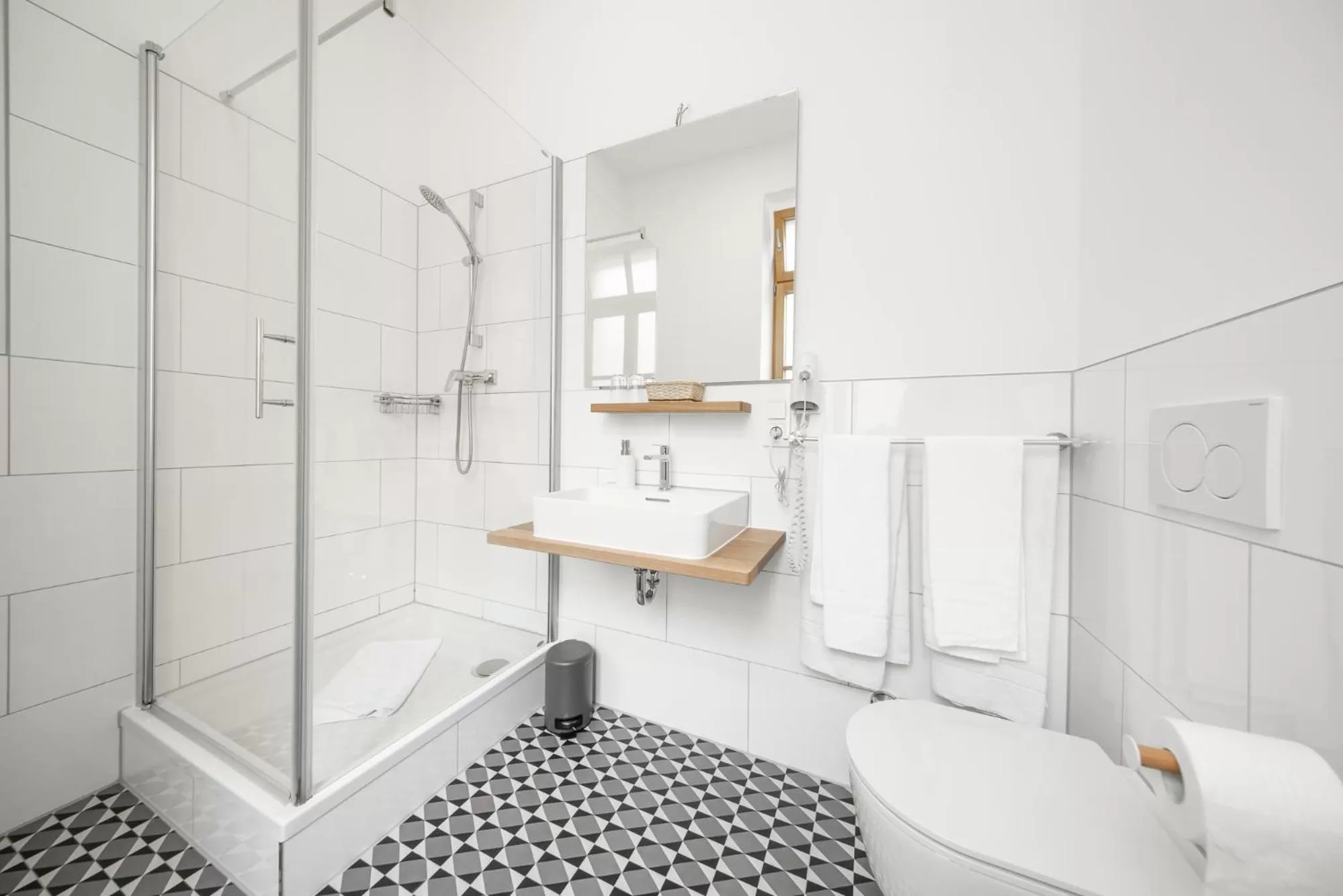 Shower in Hotel Am Markt