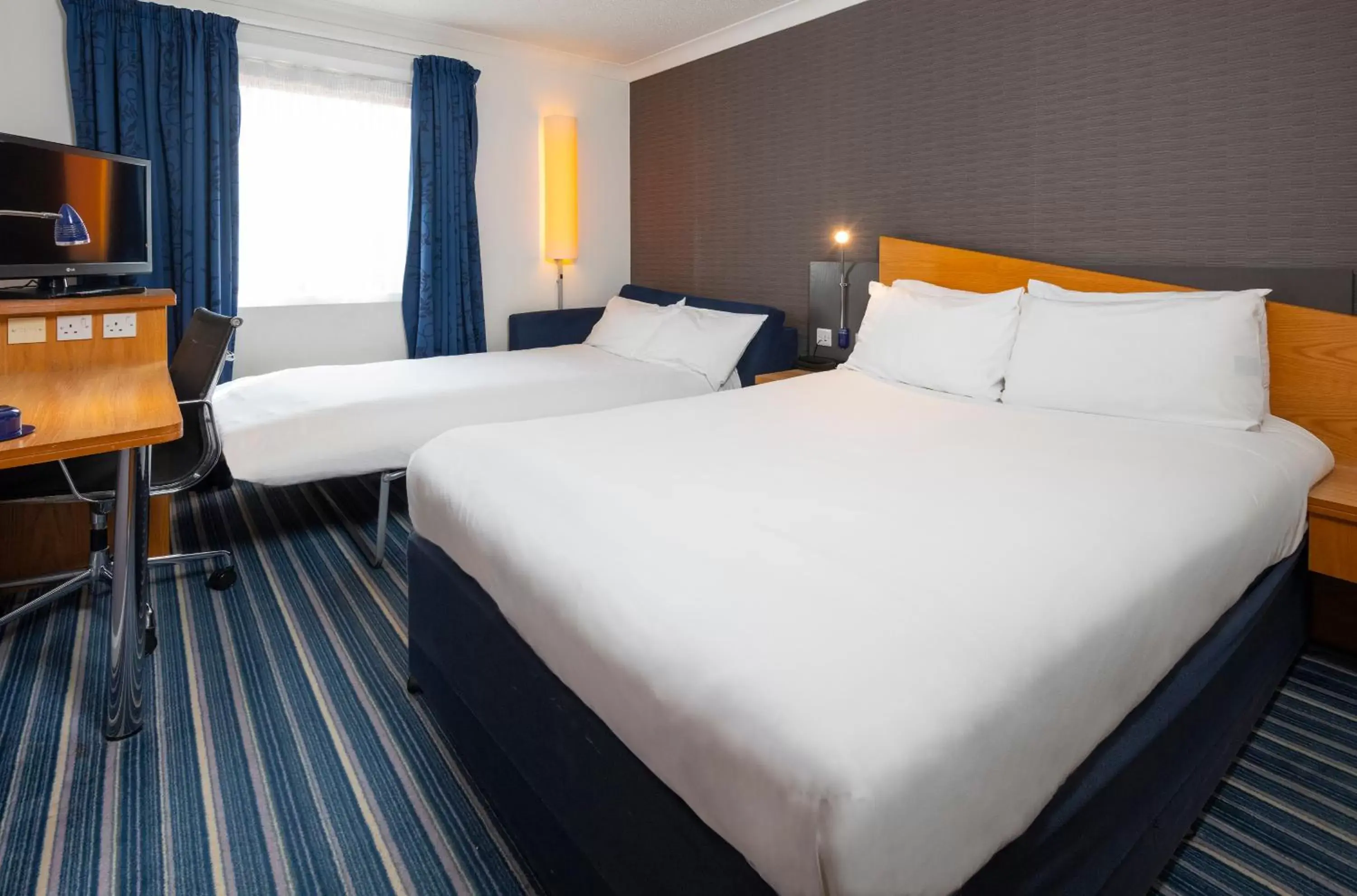 Bedroom, Bed in Holiday Inn Express Southampton West, an IHG Hotel