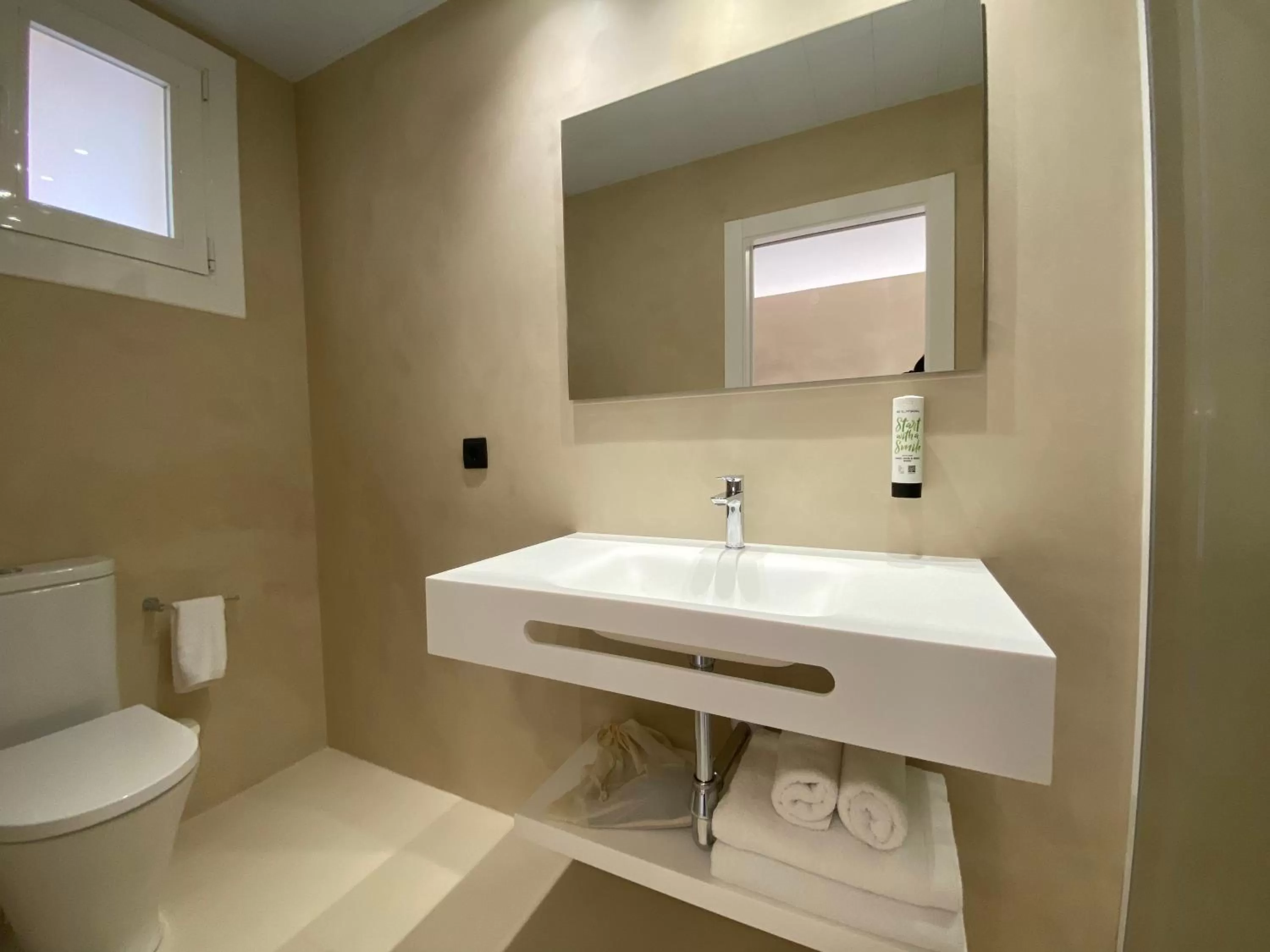 Bathroom in Aparthotel Solifemar