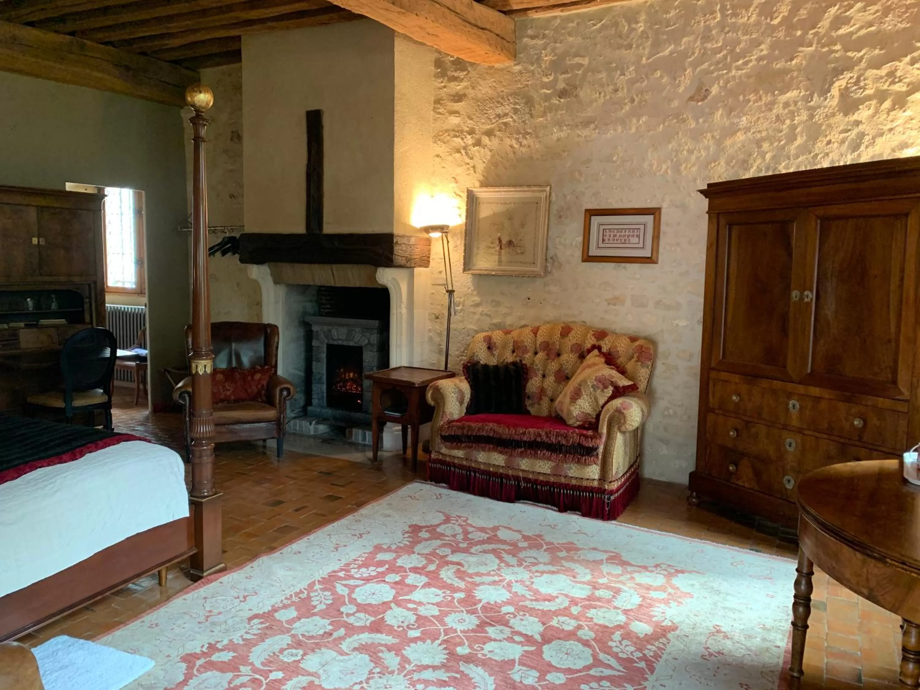 Photo of the whole room, Seating Area in Demeure des Vieux Bains