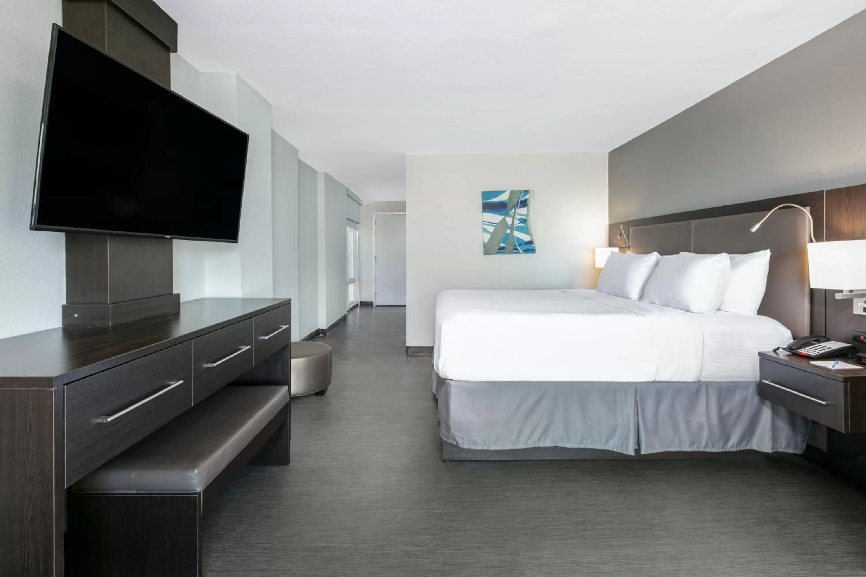 Bed in Wyndham Corpus Christi Resort North Padre Island