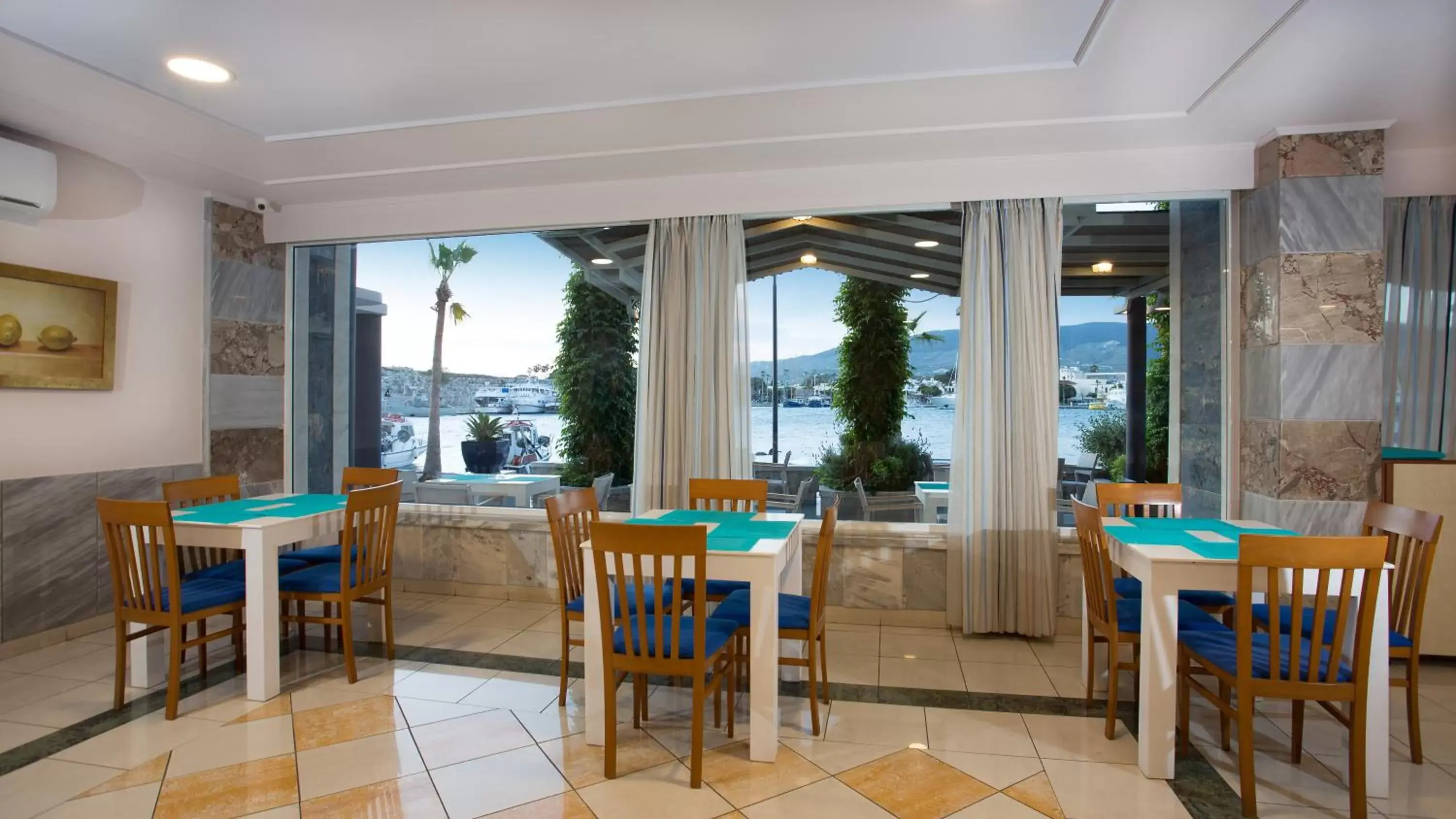 Restaurant/places to eat in Kosta Palace Restaurant/places to eat in Kosta Palace