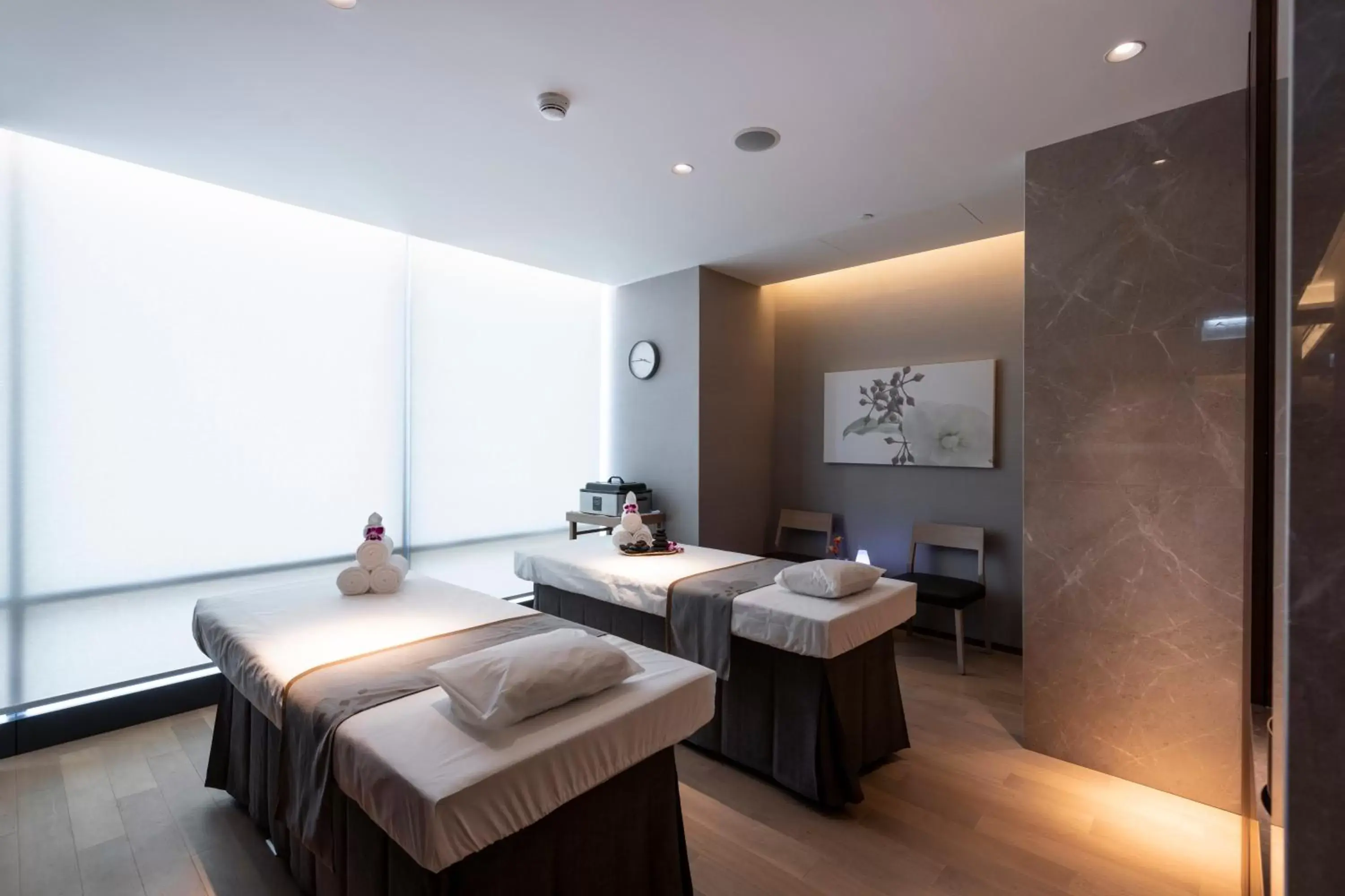 Massage, Bed in Carlton Hotel Bangkok Sukhumvit - SHA Extra Plus