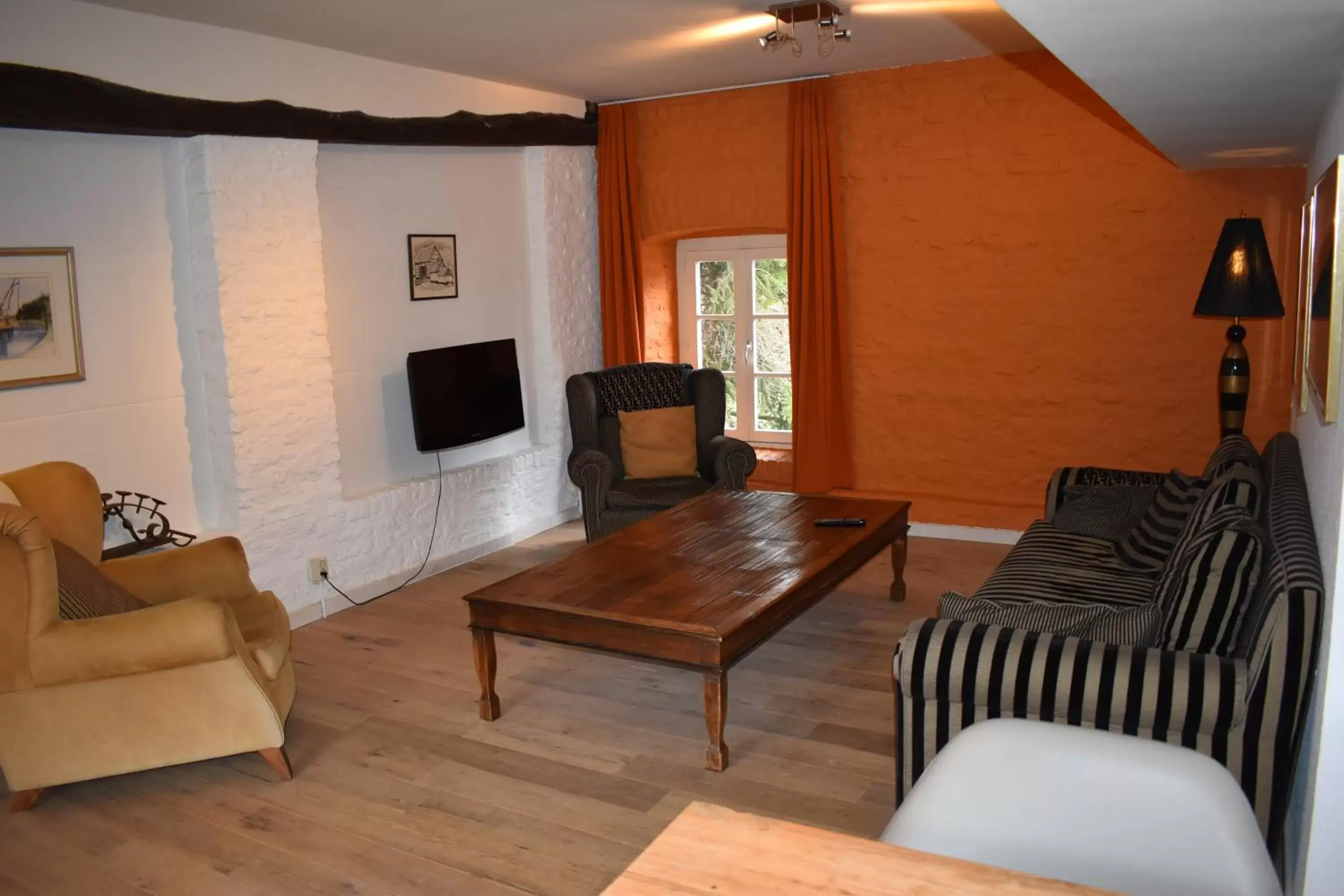 Seating area in Fletcher Hotel-Restaurant Kasteel Erenstein Seating area in Fletcher Hotel-Restaurant Kasteel Erenstein