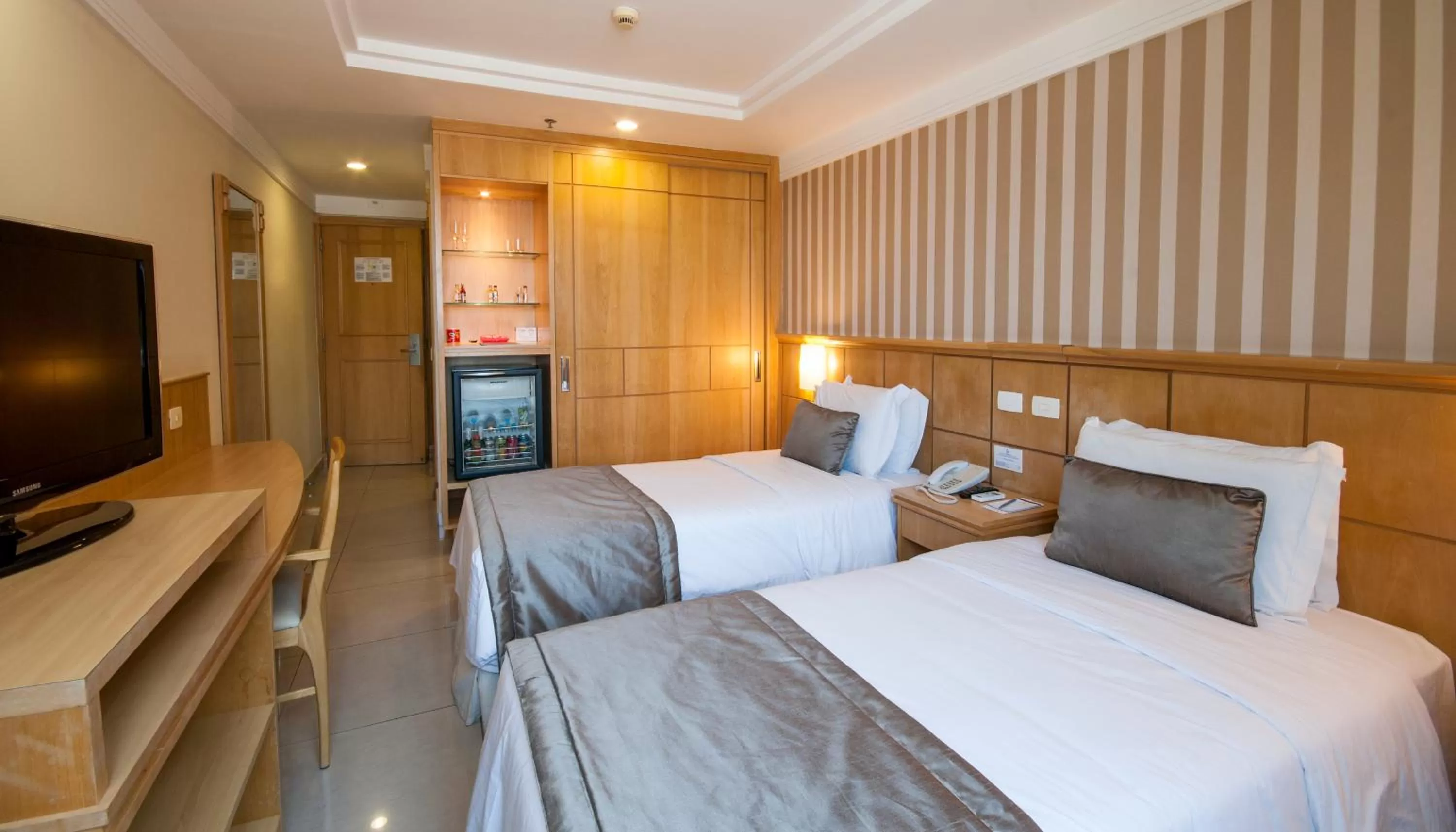 Photo of the whole room, Bed in Hotel Astoria Palace