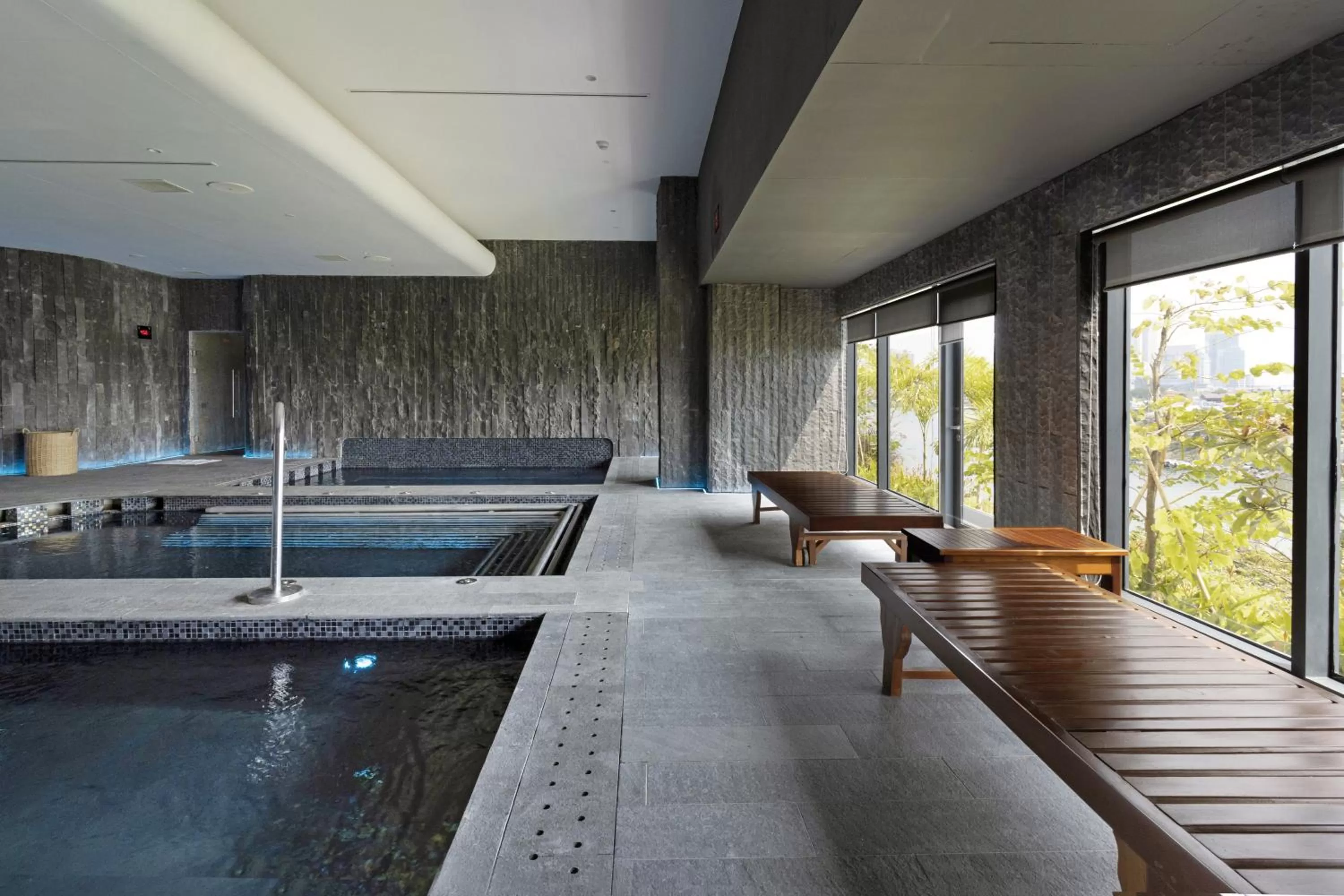 Hot Tub in SUN & MOON, Riverside Hotel