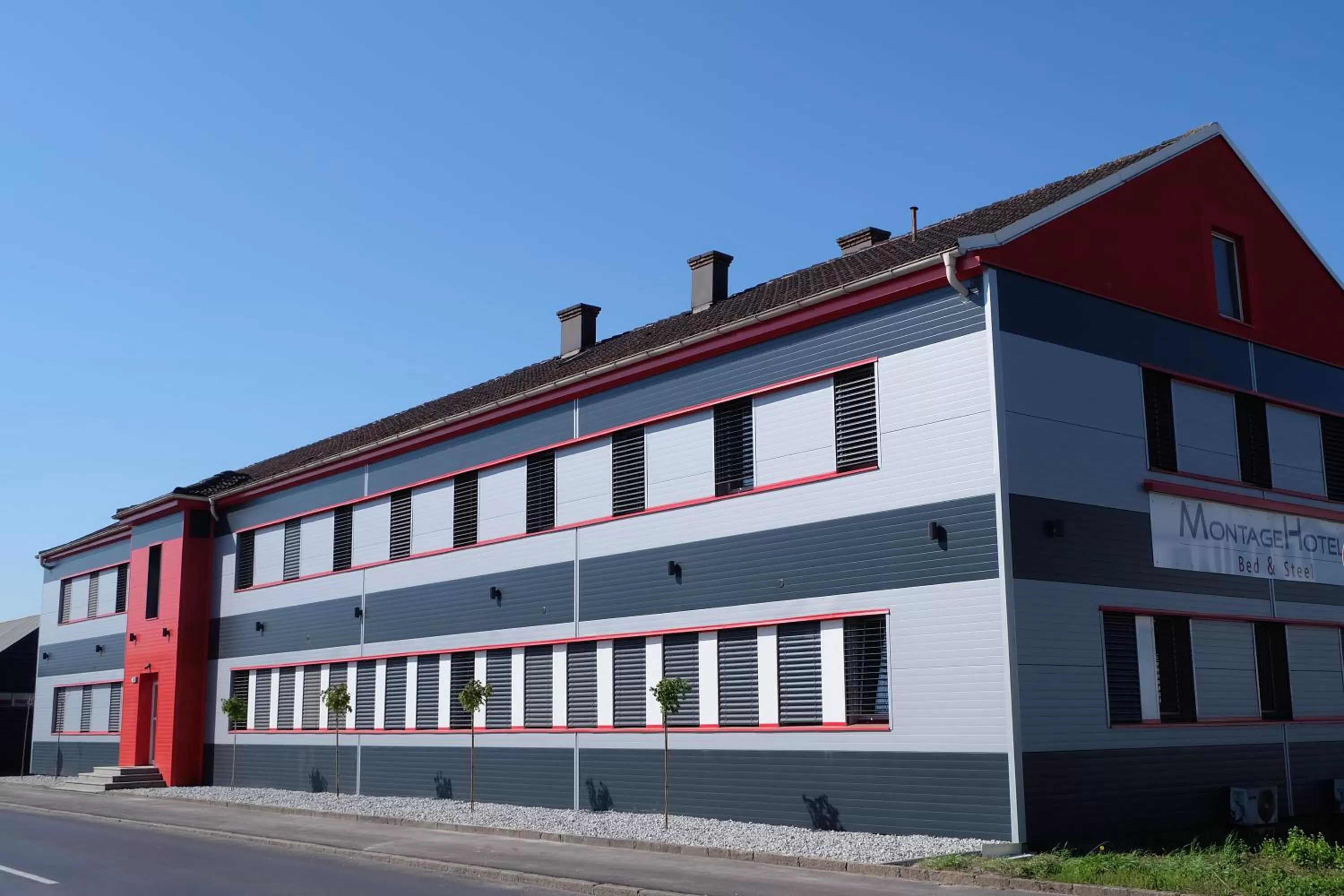 Property building in Montagehotel Bed & Steel