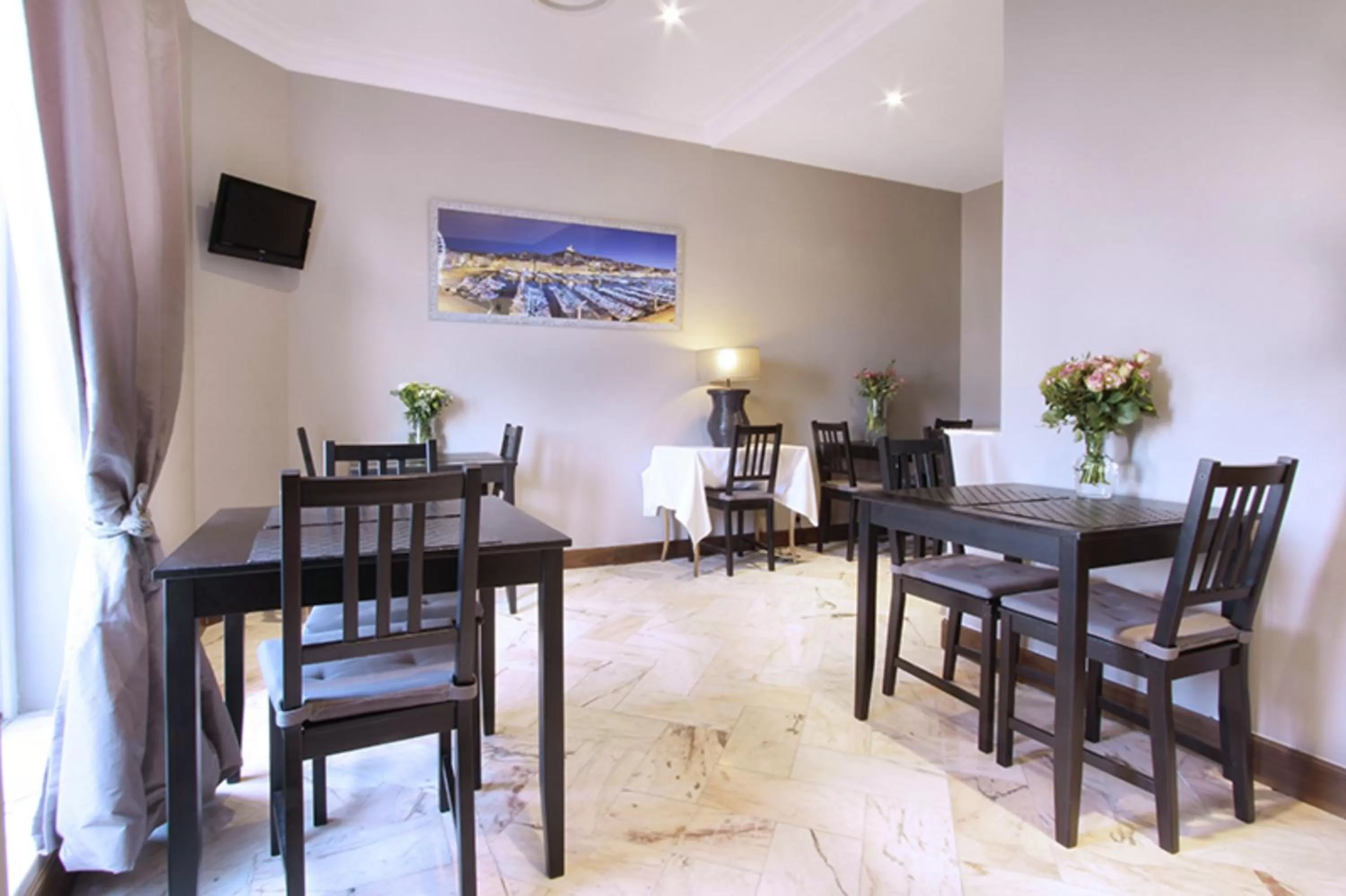 Coffee/tea facilities in Le Rhul