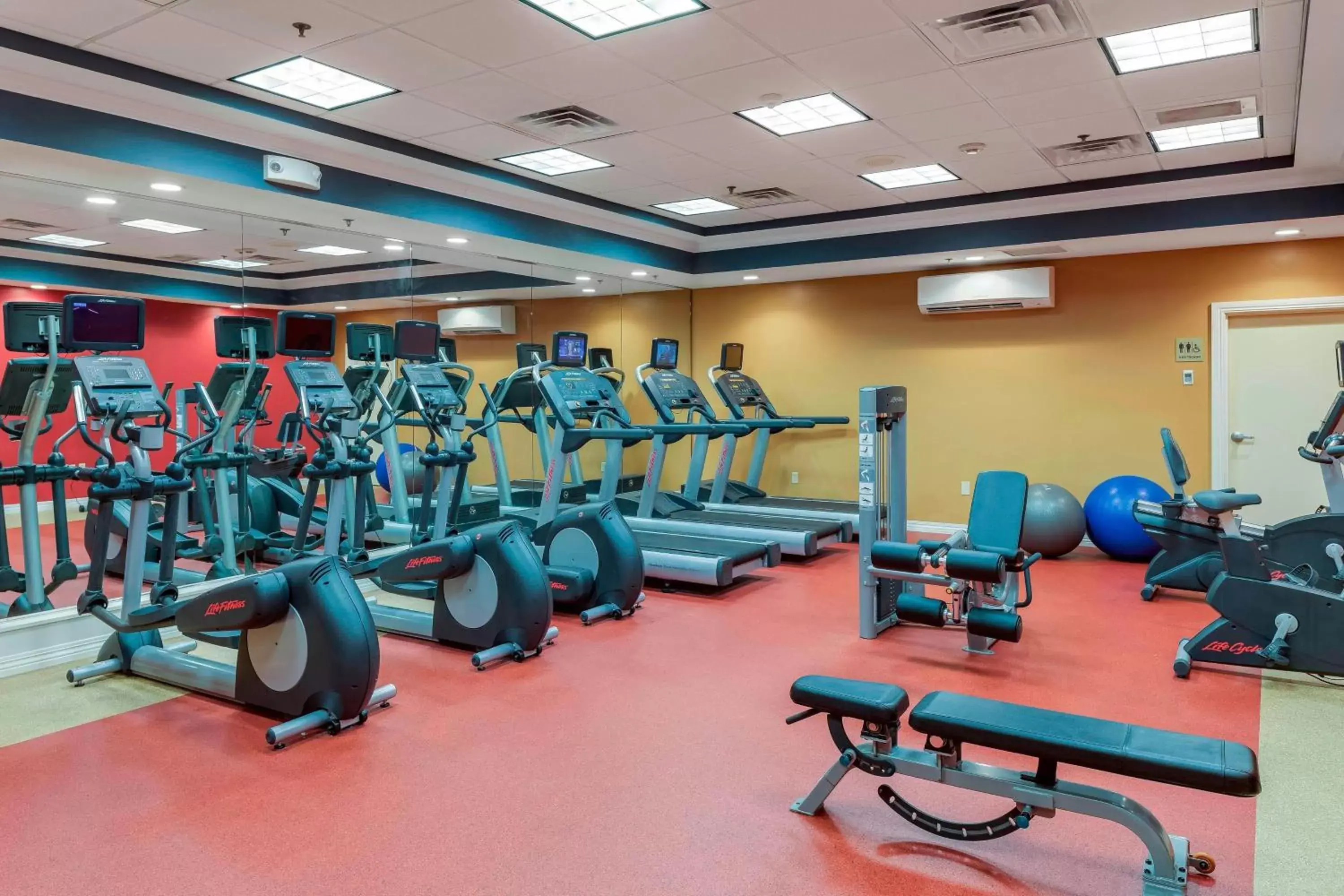 Fitness centre/facilities, Fitness Center/Facilities in Courtyard by Marriott Portsmouth