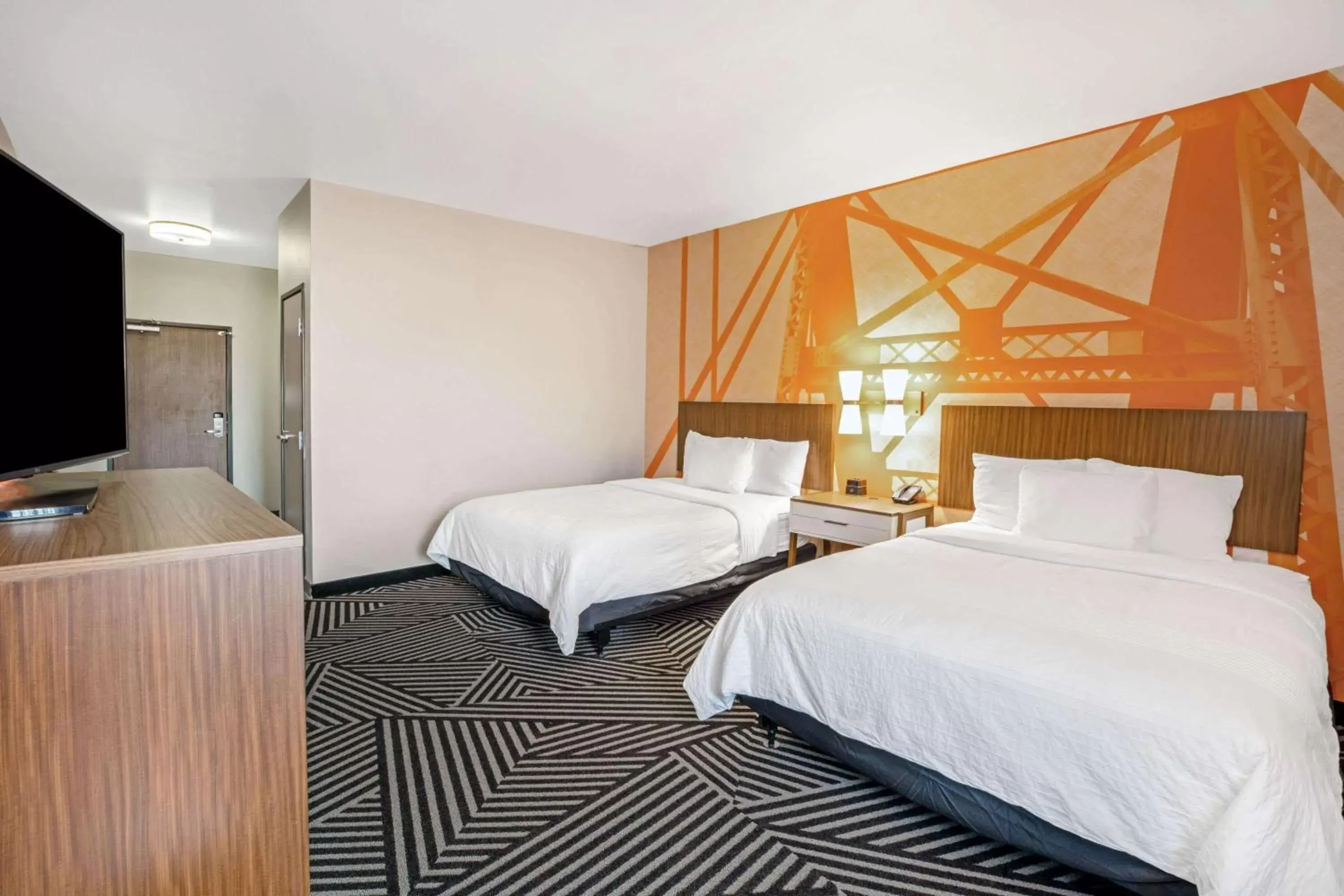 Photo of the whole room, Bed in La Quinta by Wyndham Waco Baylor Downtown Photo of the whole room, Bed in La Quinta by Wyndham Waco Baylor Downtown