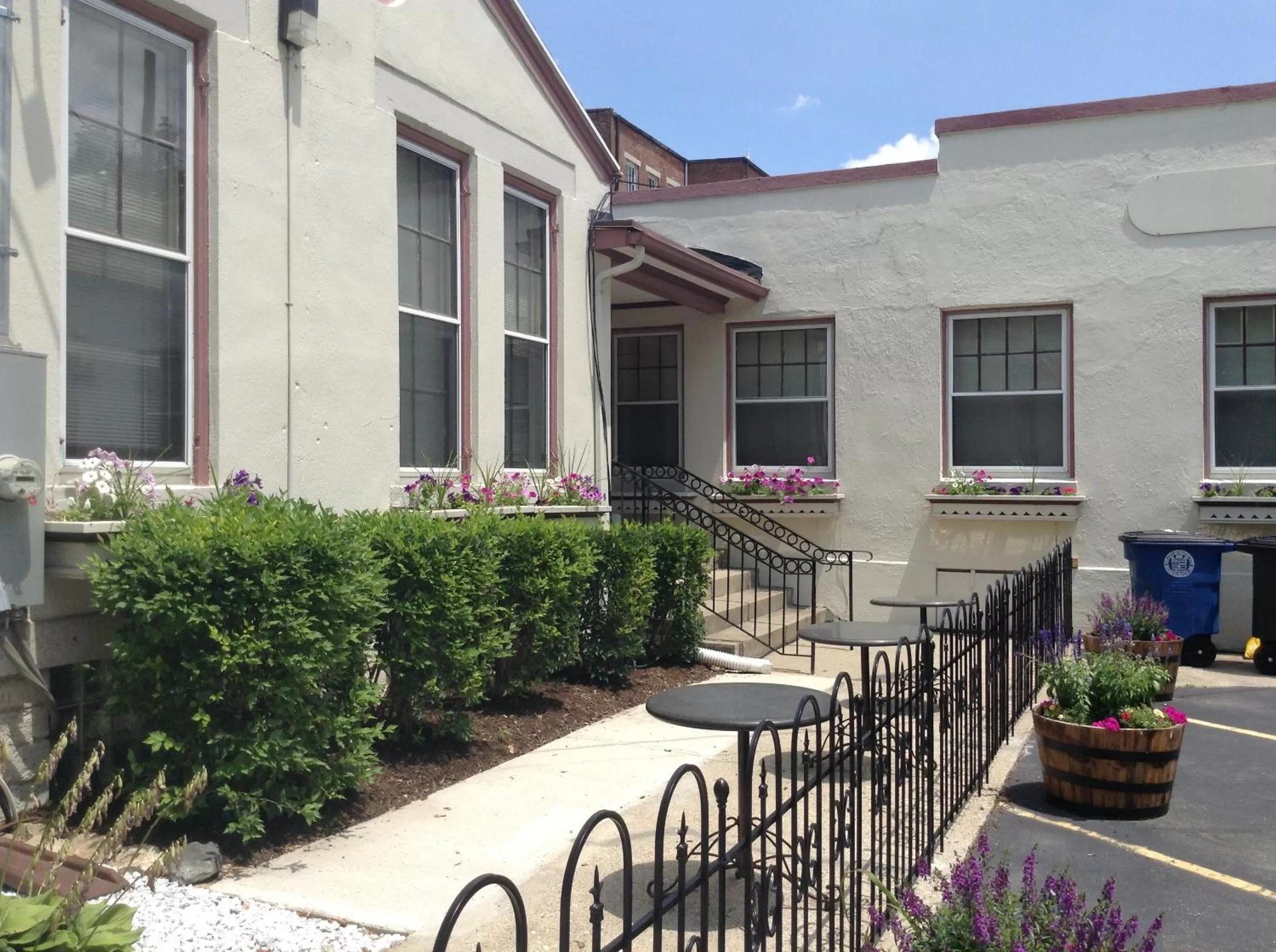 Patio in Inn Port D'Vino
