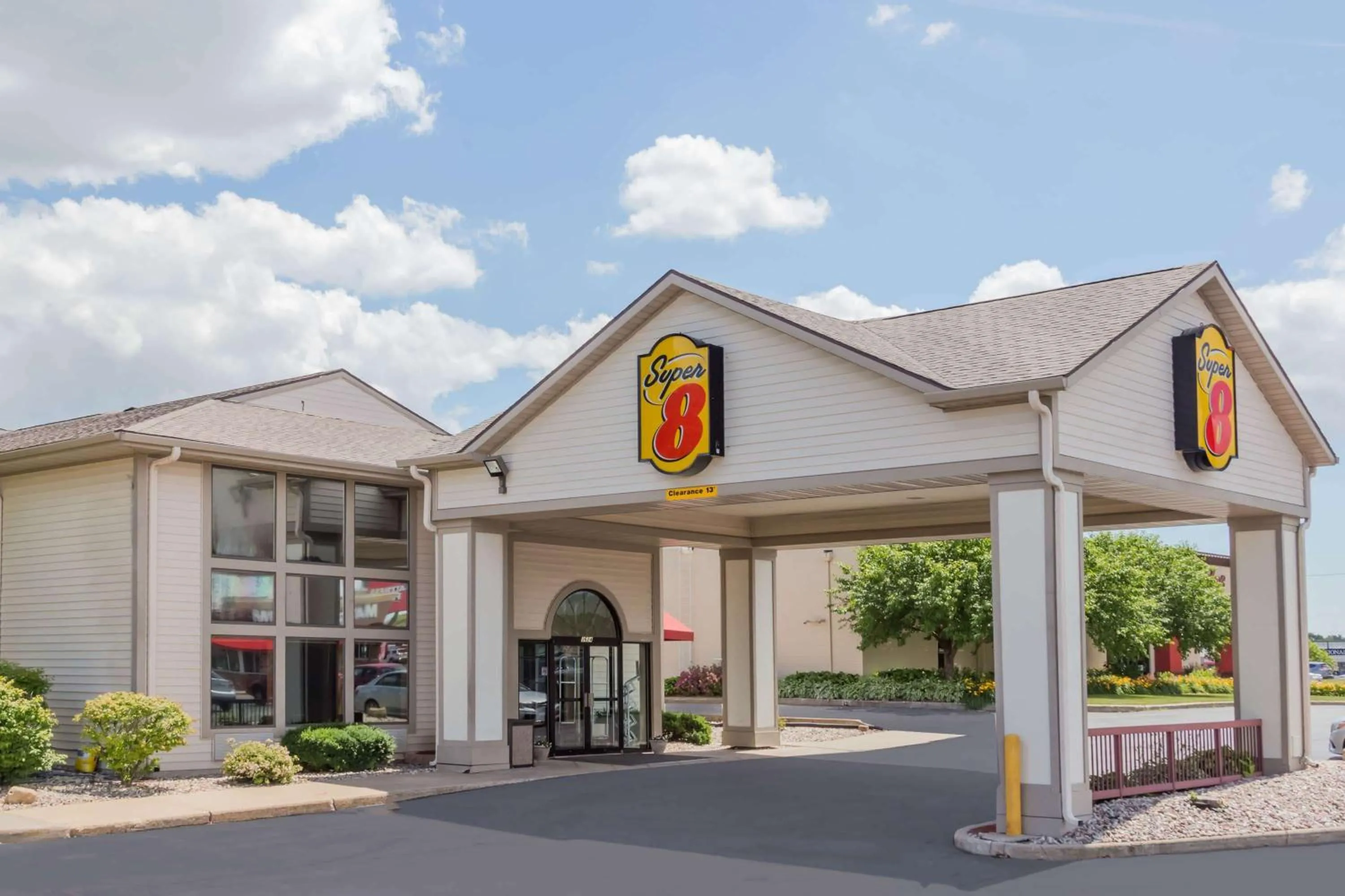 Super 8 by Wyndham Appleton