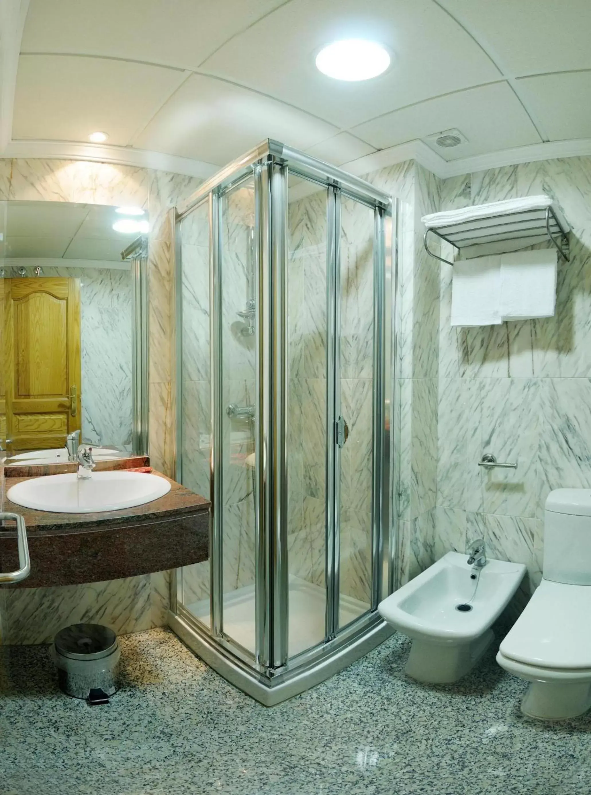 Decorative detail, Bathroom in Hotel Reyesol