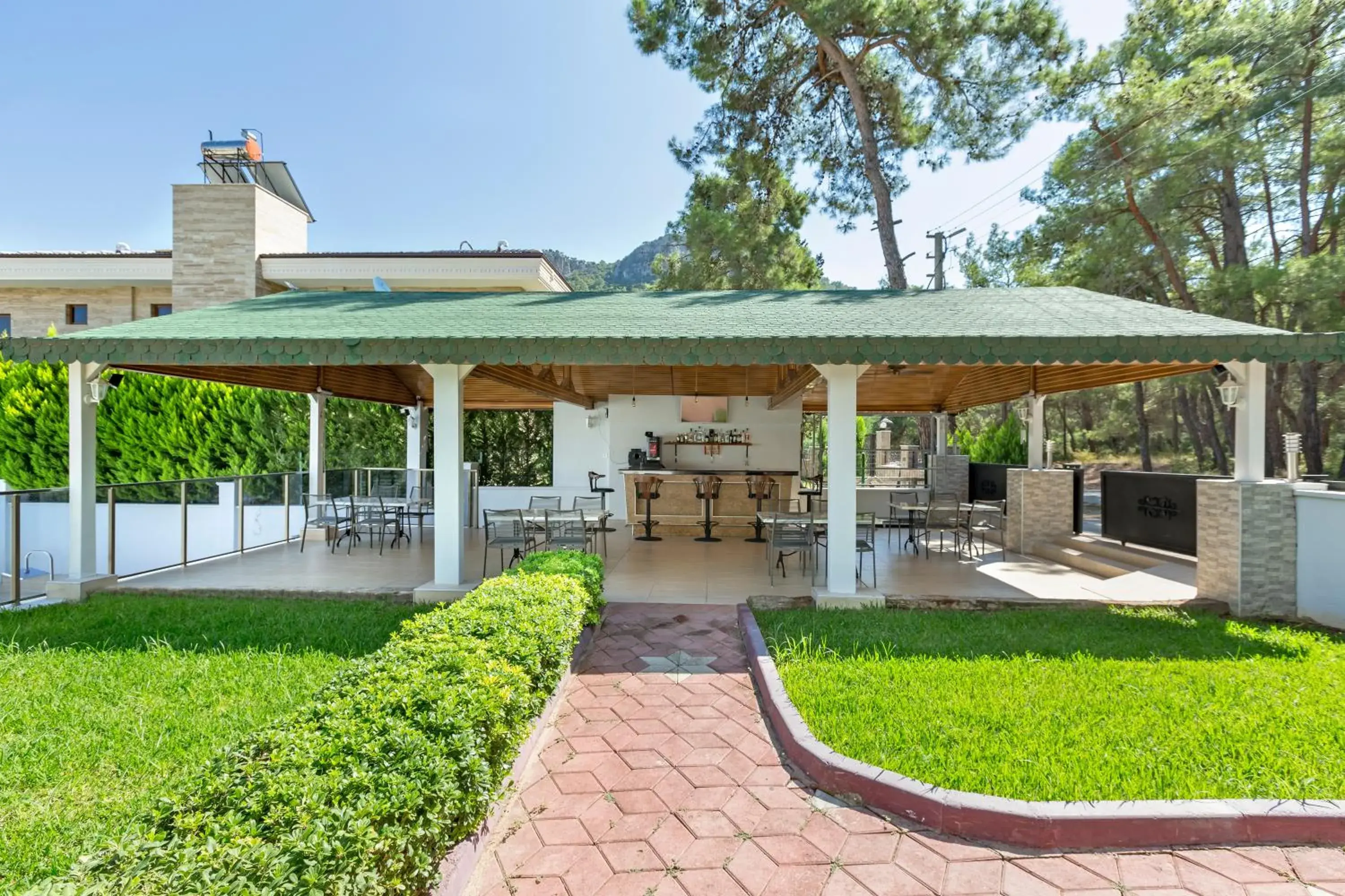 Restaurant/places to eat in Forest Park Hotel Restaurant/places to eat in Forest Park Hotel