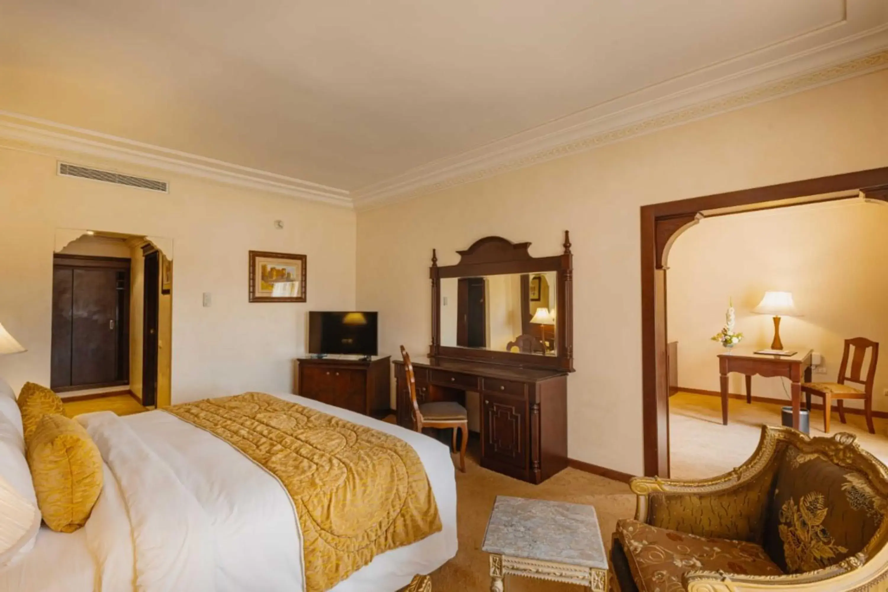 Bed, TV/Entertainment Center in Grand Mogador Agdal