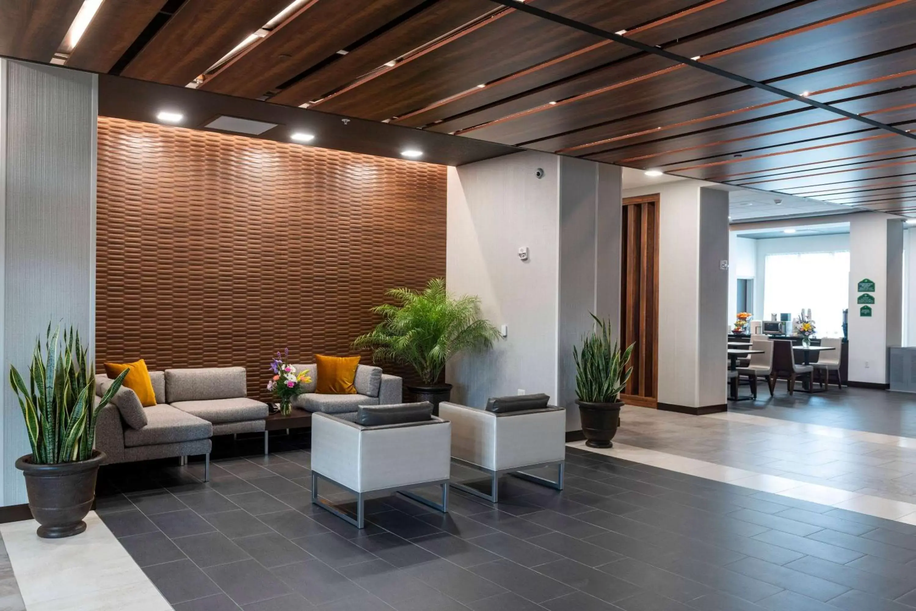 Lobby or reception, Lobby/Reception in Wingate by Wyndham Angola