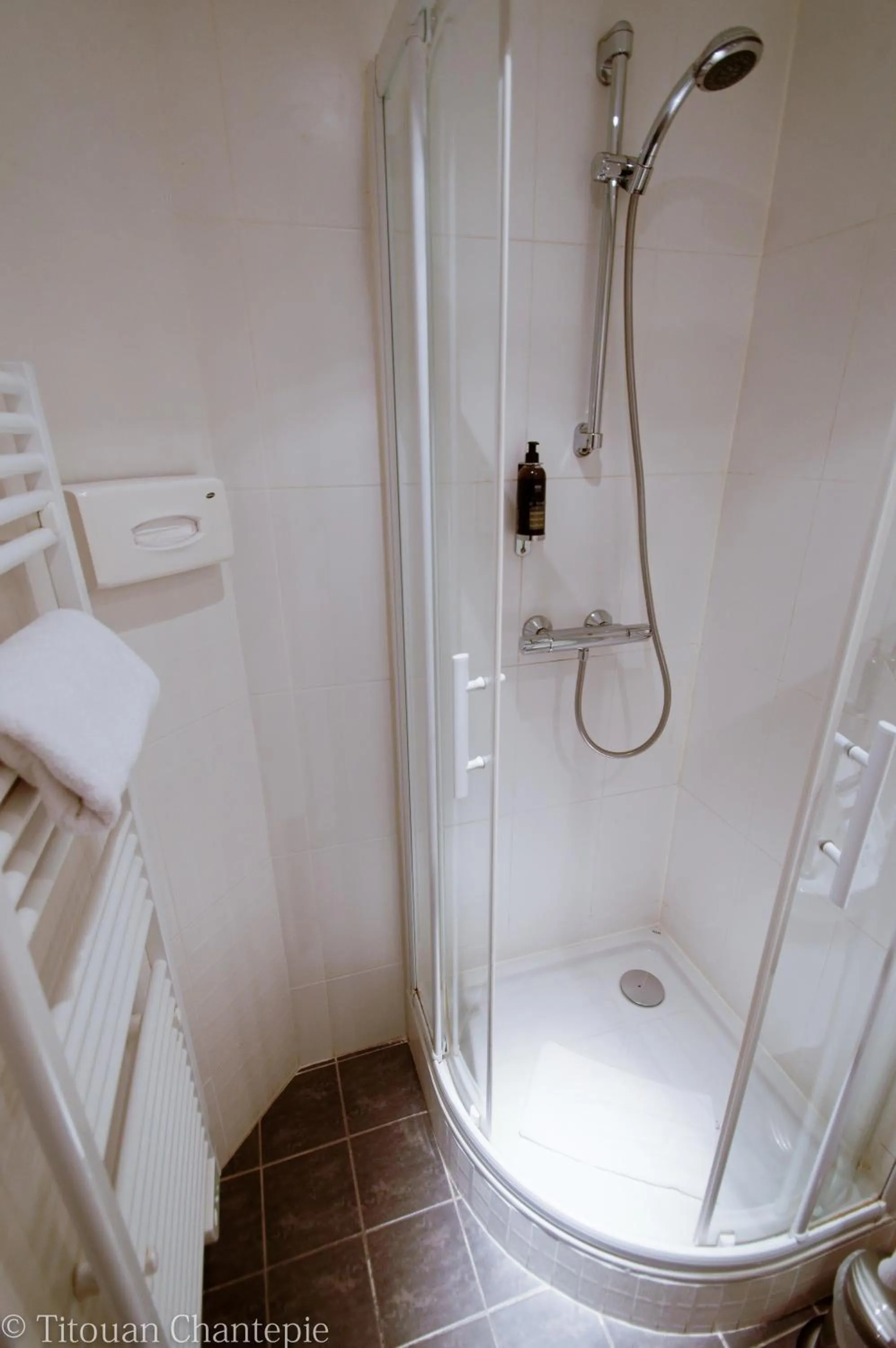 Bathroom in Hotel Le Sevigne - Sure Hotel Collection by Best Western