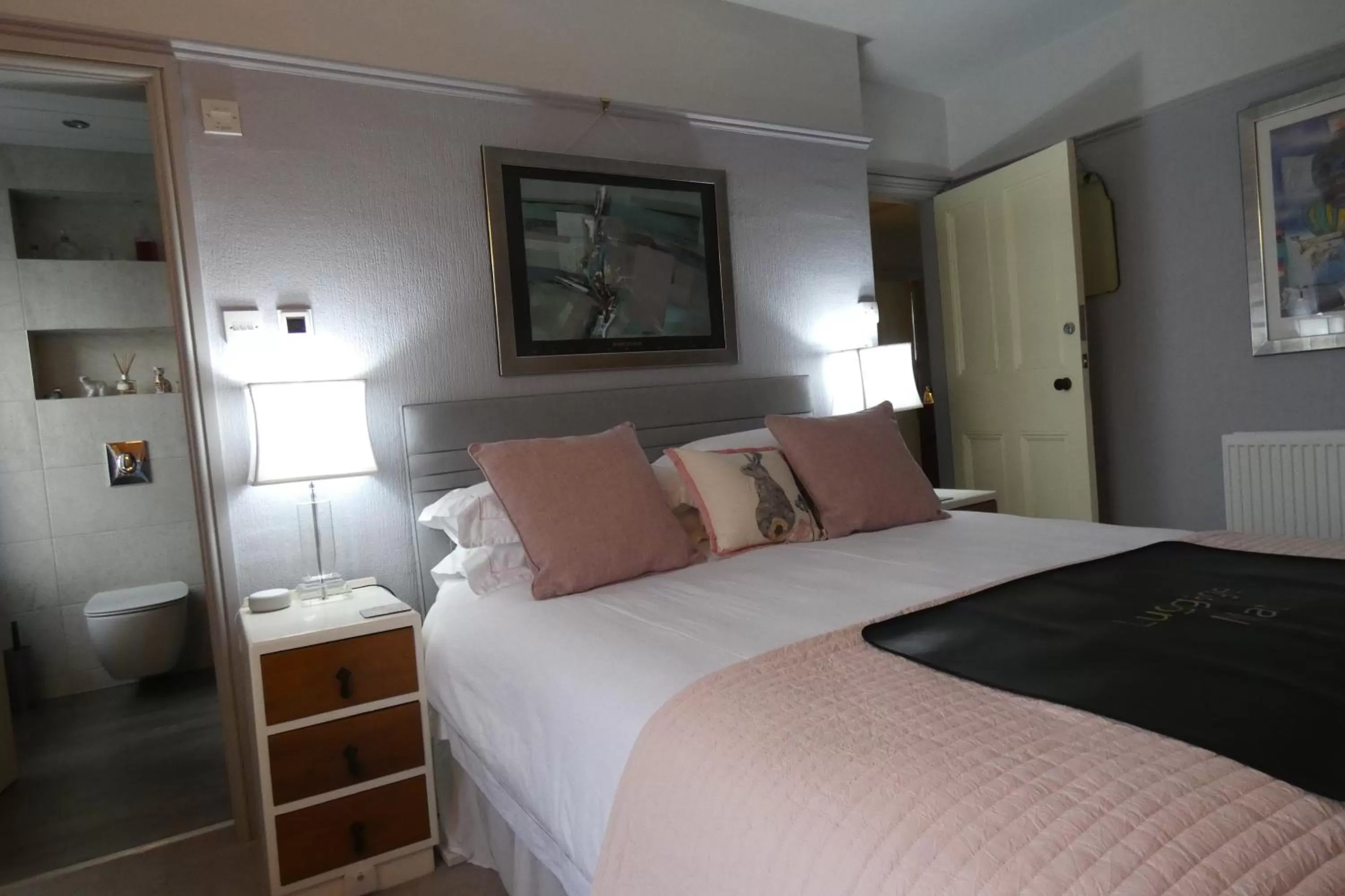 Bedroom, Bed in Kentwood Guest House