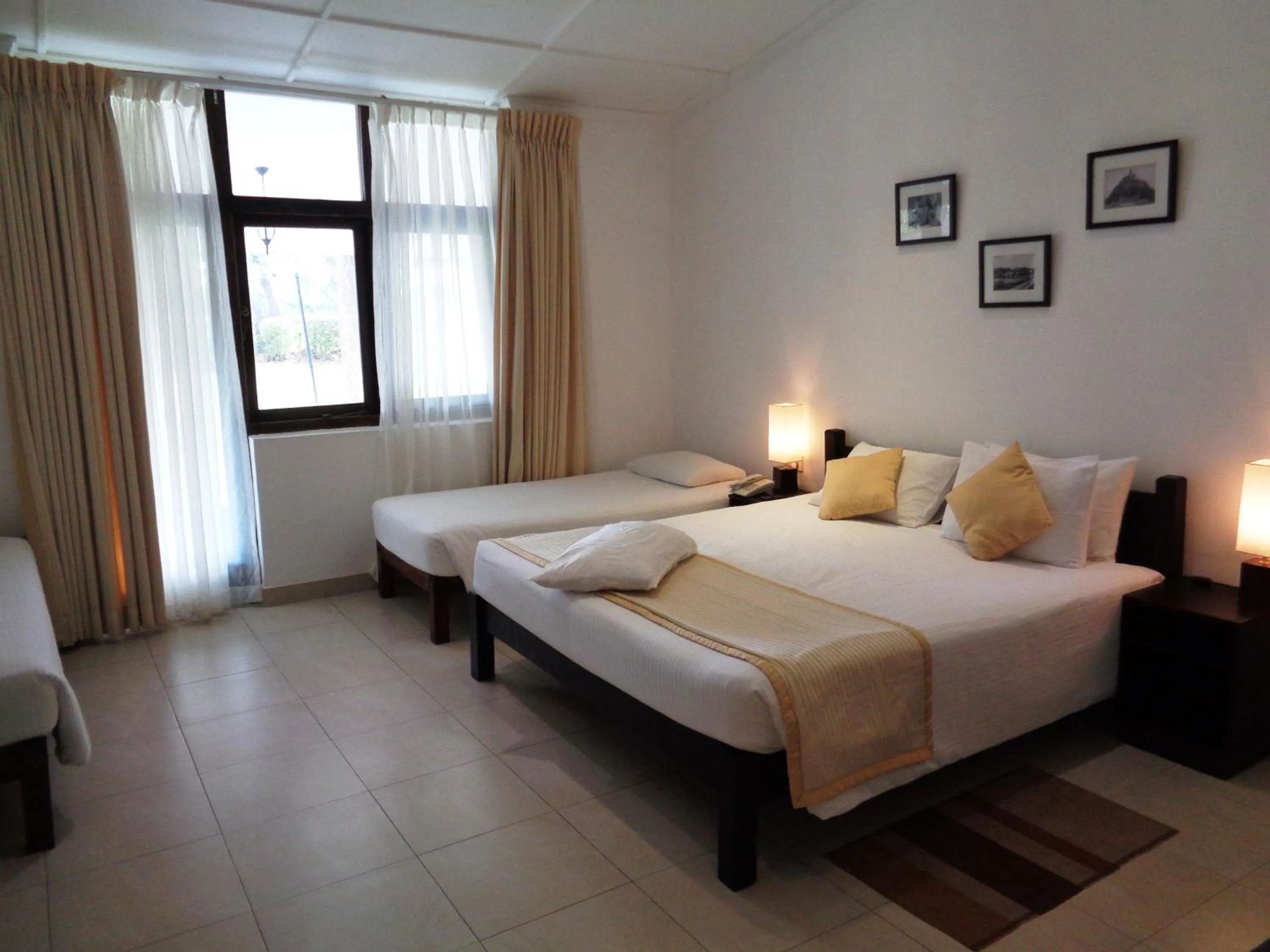 Bed in The Lakeside at Nuwarawewa