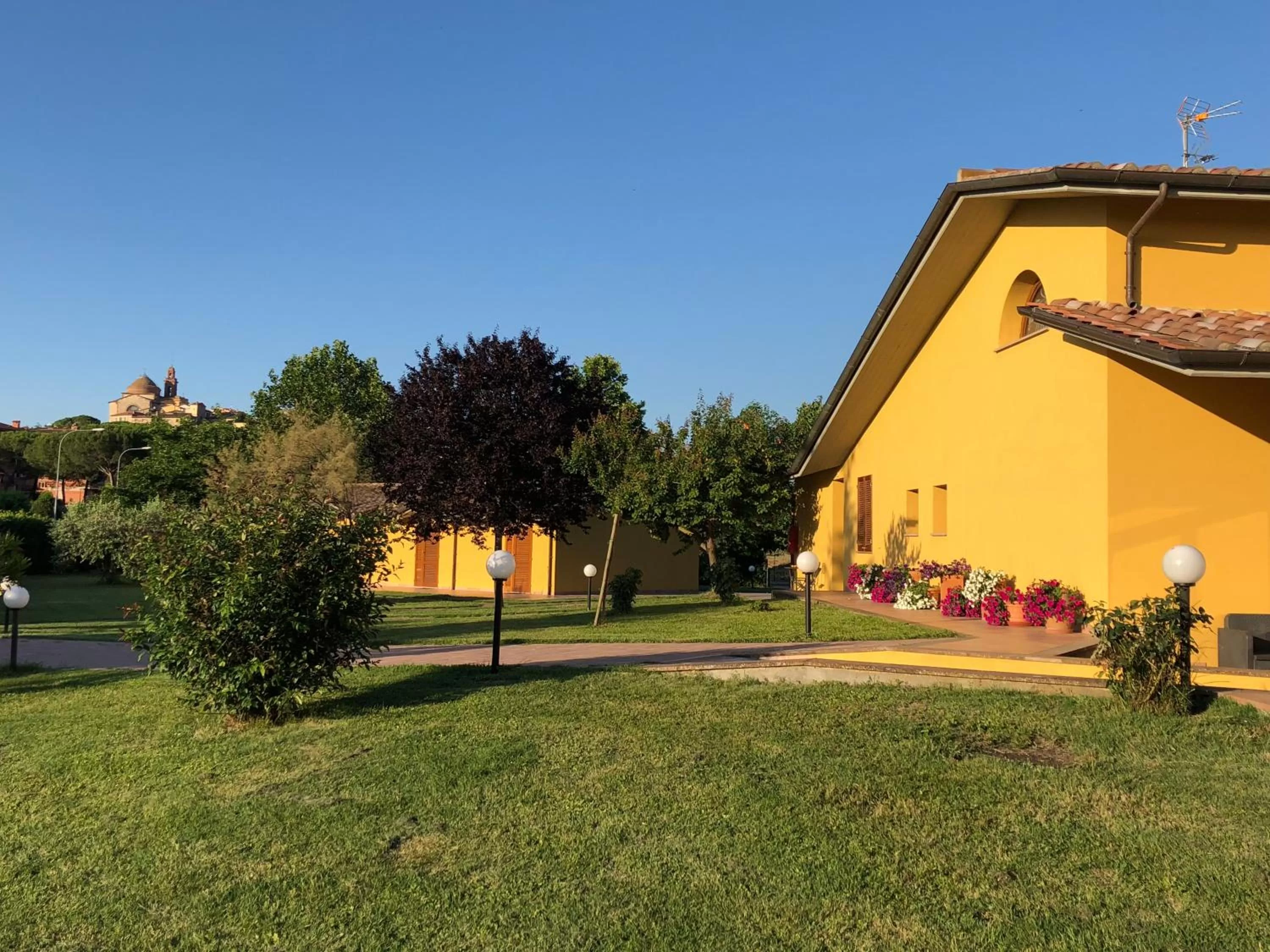 Property building in Le Macerine