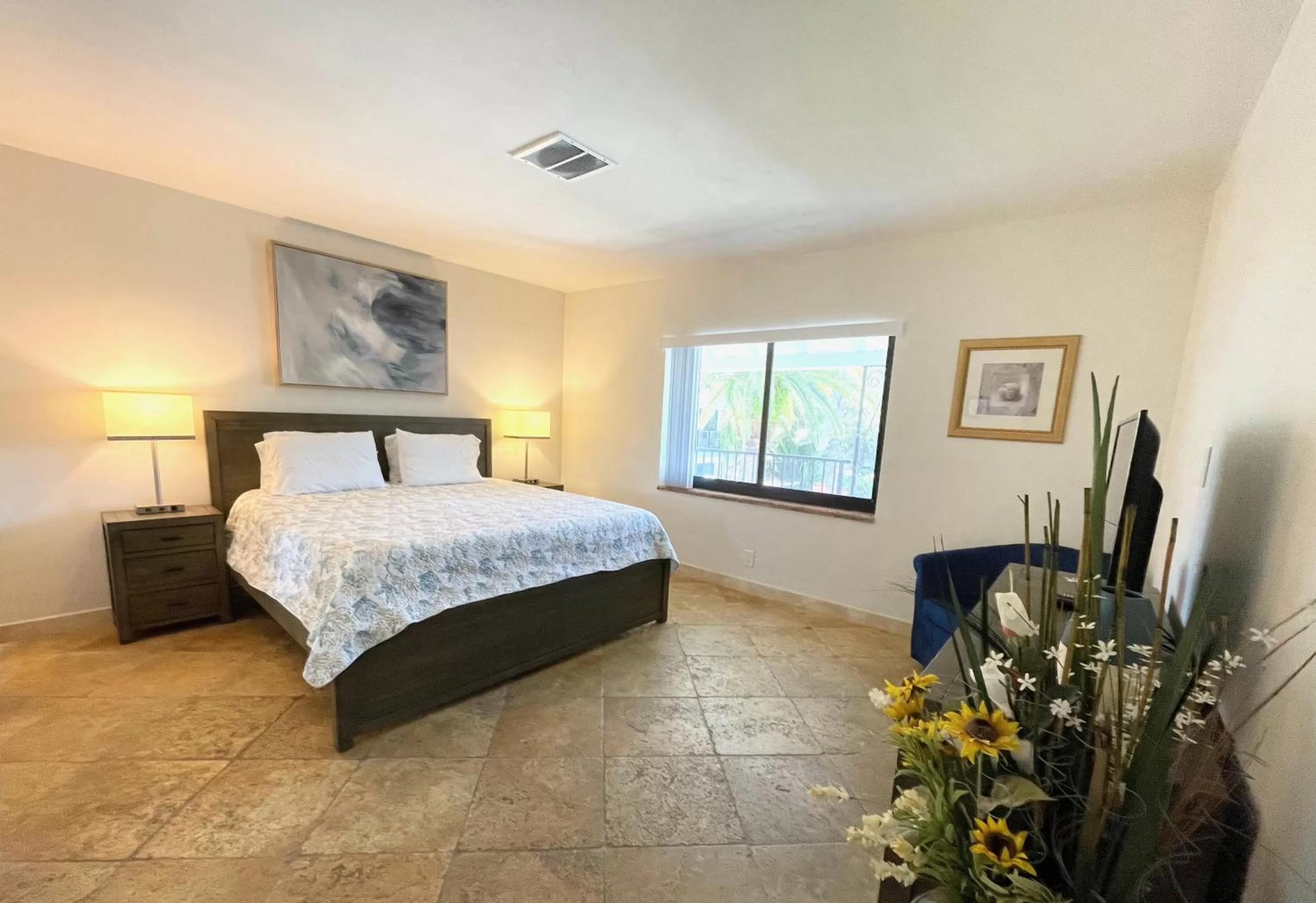 Bed in Tropic Isle Beach Resort