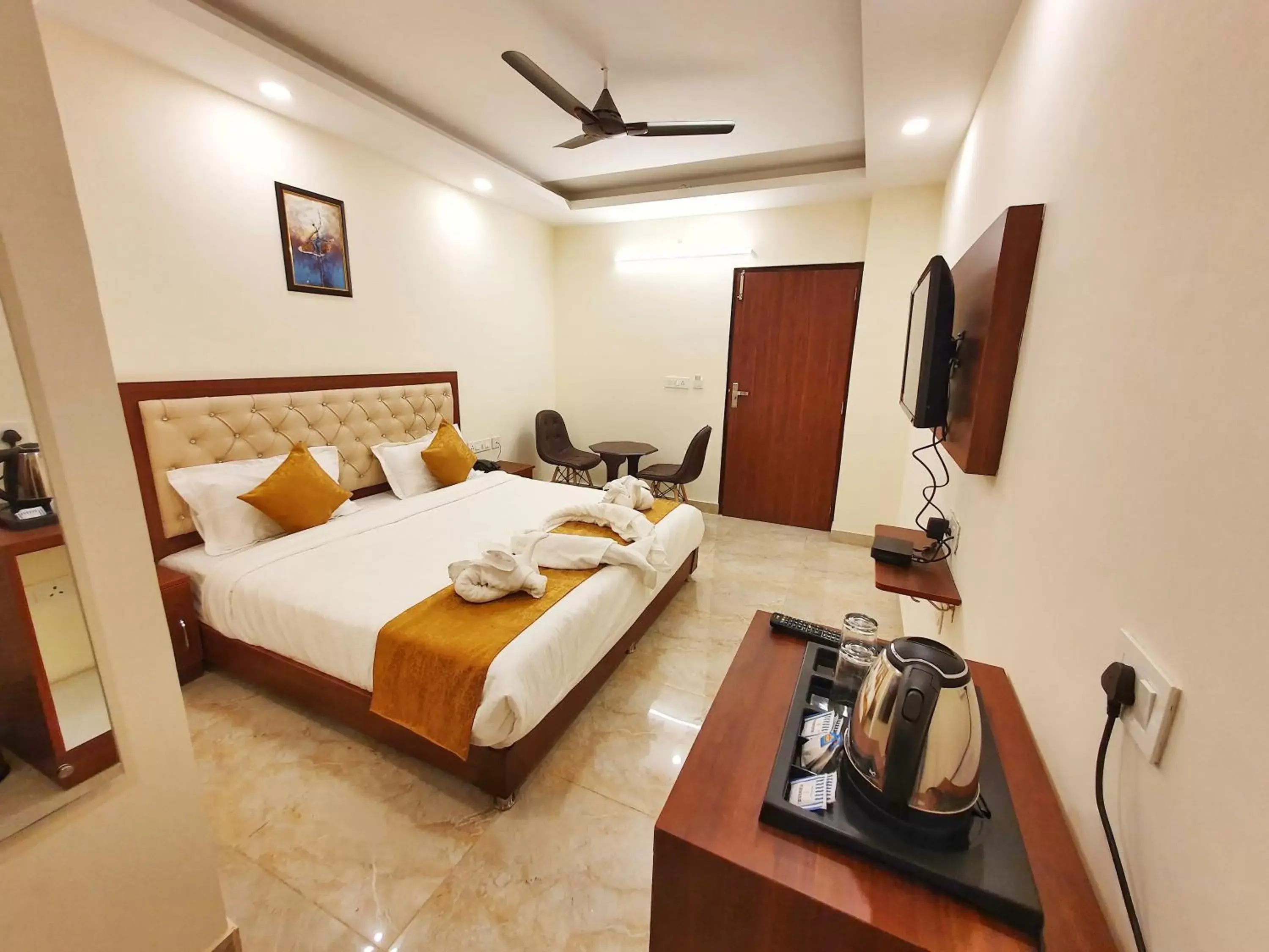 Photo of the whole room, Bed in The Park Residency Photo of the whole room, Bed in The Park Residency