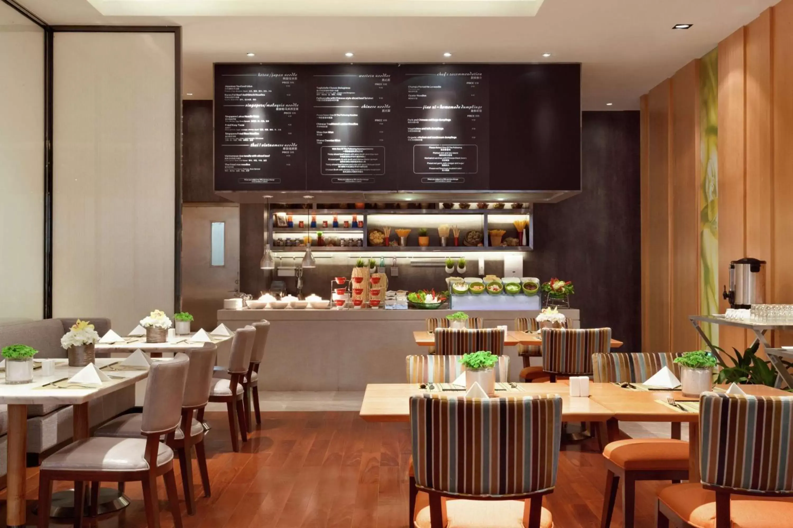 Dining area, Restaurant/Places to Eat in Hilton Garden Inn Shenzhen Bao'an