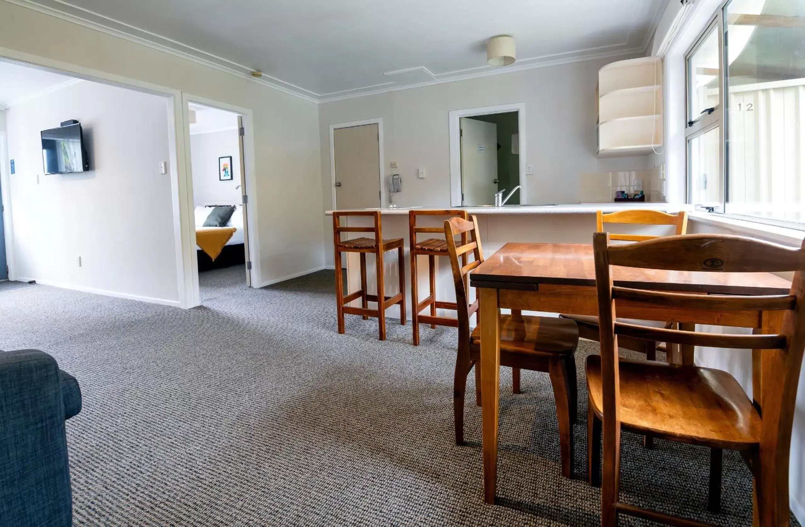 Kitchen or kitchenette, Dining Area in Best Western Braeside Rotorua